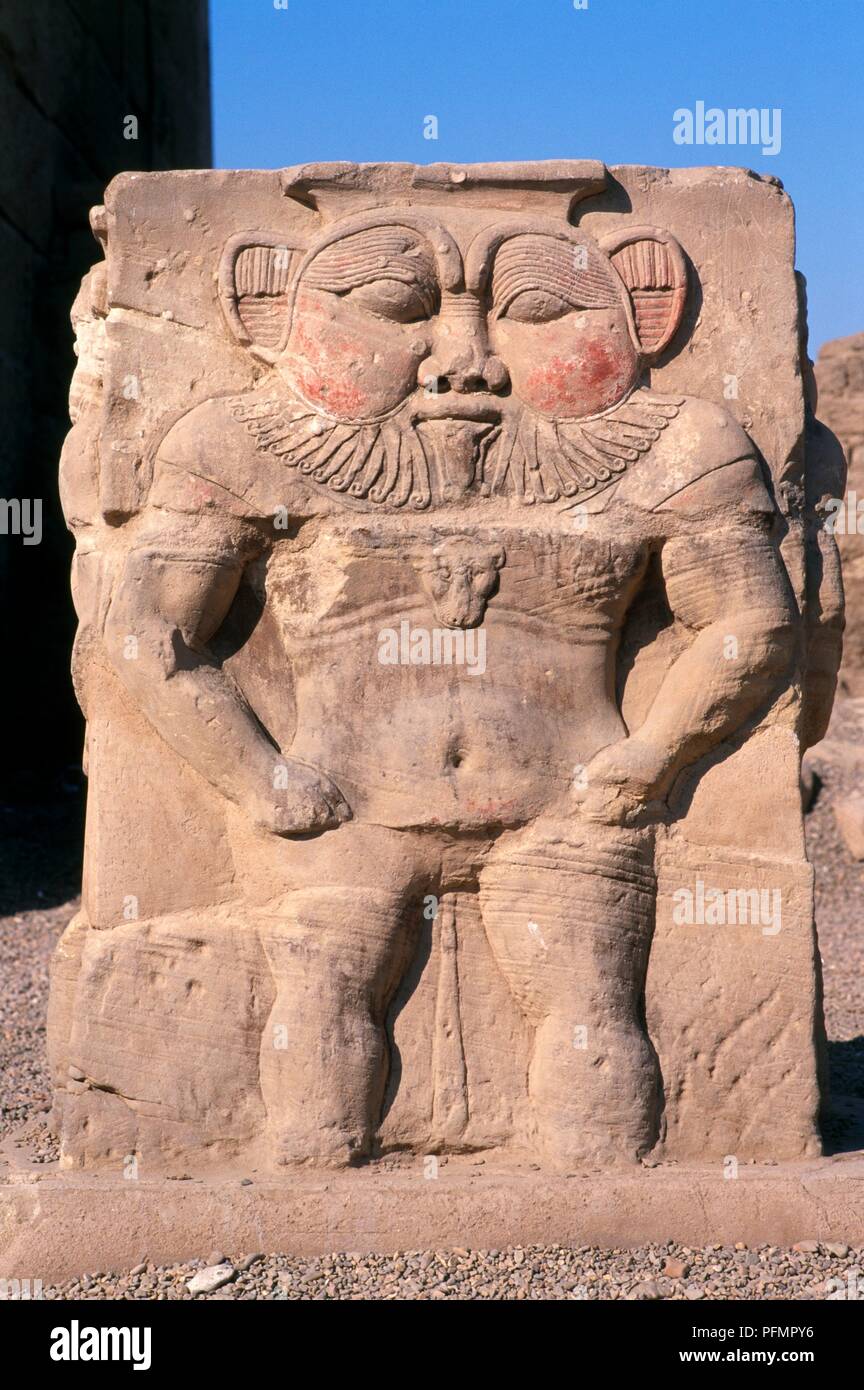 Egitto, Dendara, Bes, scultura in pietra della divinità egizia Foto Stock