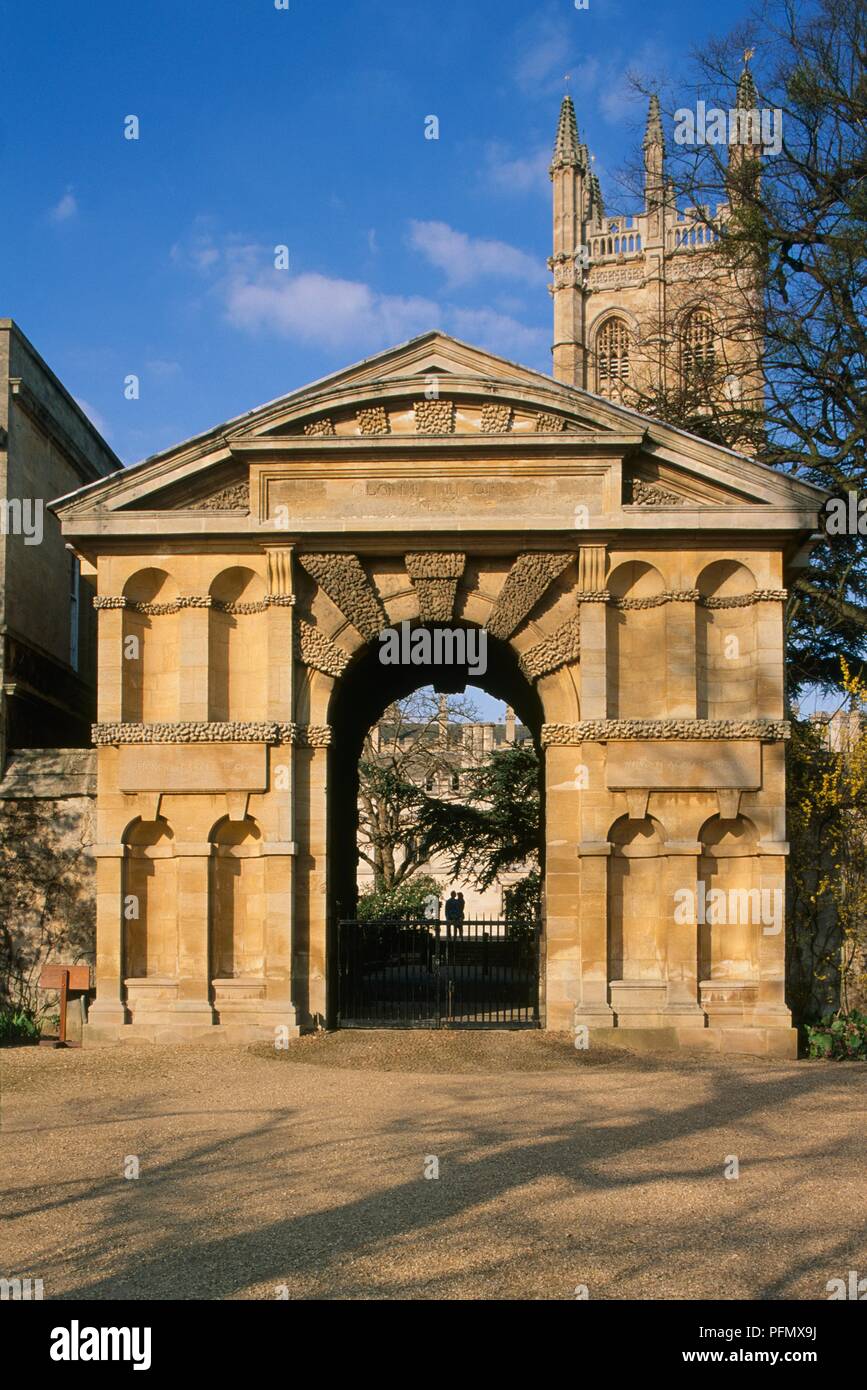 Gran Bretagna, Inghilterra, Oxfordshire, Oxford, porta arcuata della University of Oxford Botanic Garden Foto Stock