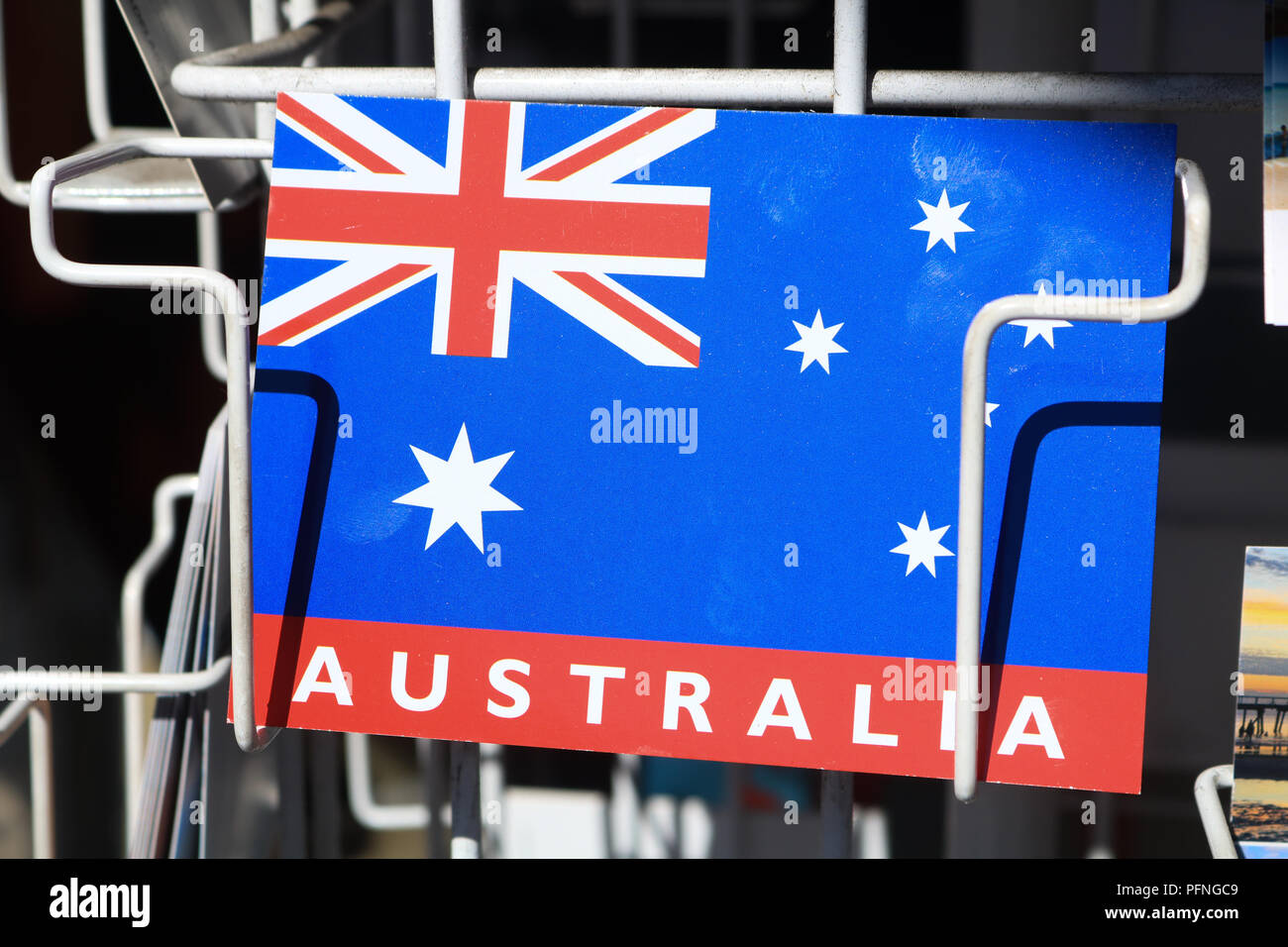 Adelaide, Australia. Il 22 agosto, 2018. Sole su una cartolina ricordo stand in un giorno caldo e soleggiato di Adelaide con precedenza rispetto a temperature attese che segna la fine della stagione invernale Australia Credit: amer ghazzal/Alamy Live News Foto Stock