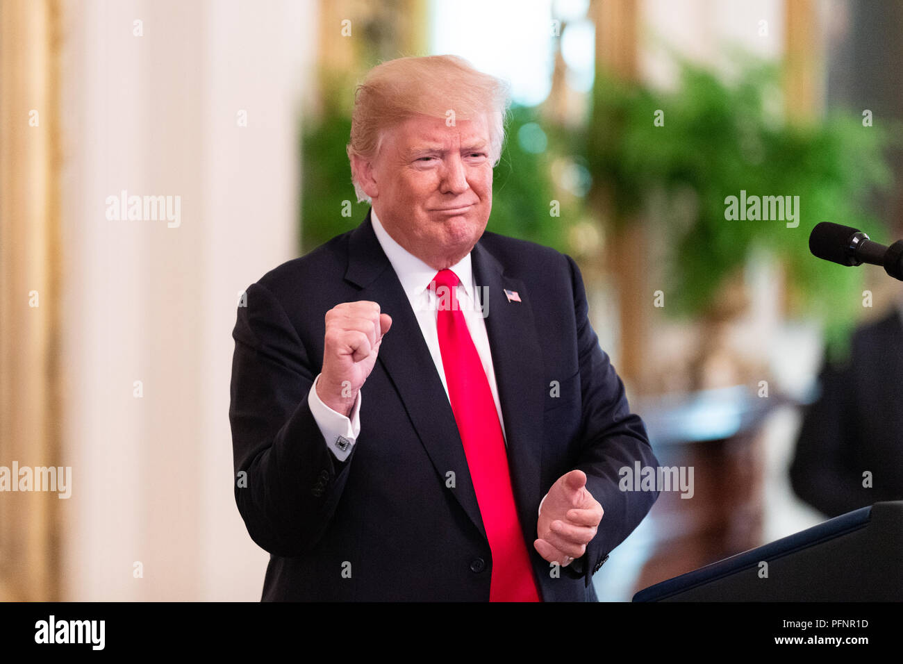 Washington DC, Stati Uniti d'America. Il 22 agosto, 2018. Medal of Honor cerimonia con presidente Donald Trump presentando la medaglia d'onore al tardo Sgt. John A. Chapman in Oriente camera presso la Casa Bianca di Washington, DC, Agosto 22, 2018 Credit: Michael Brochstein/Alamy Live News Foto Stock