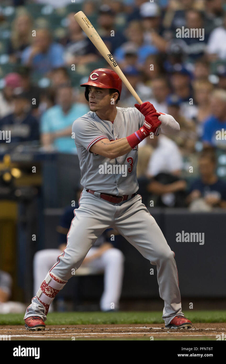 Agosto 21, 2018: Cincinnati Reds secondo baseman Scooter Gennet #3 fino a bat durante il Major League Baseball gioco tra il Milwaukee Brewers e i Cincinnati Reds a Miller Park di Milwaukee, WI. John Fisher/CSM Foto Stock