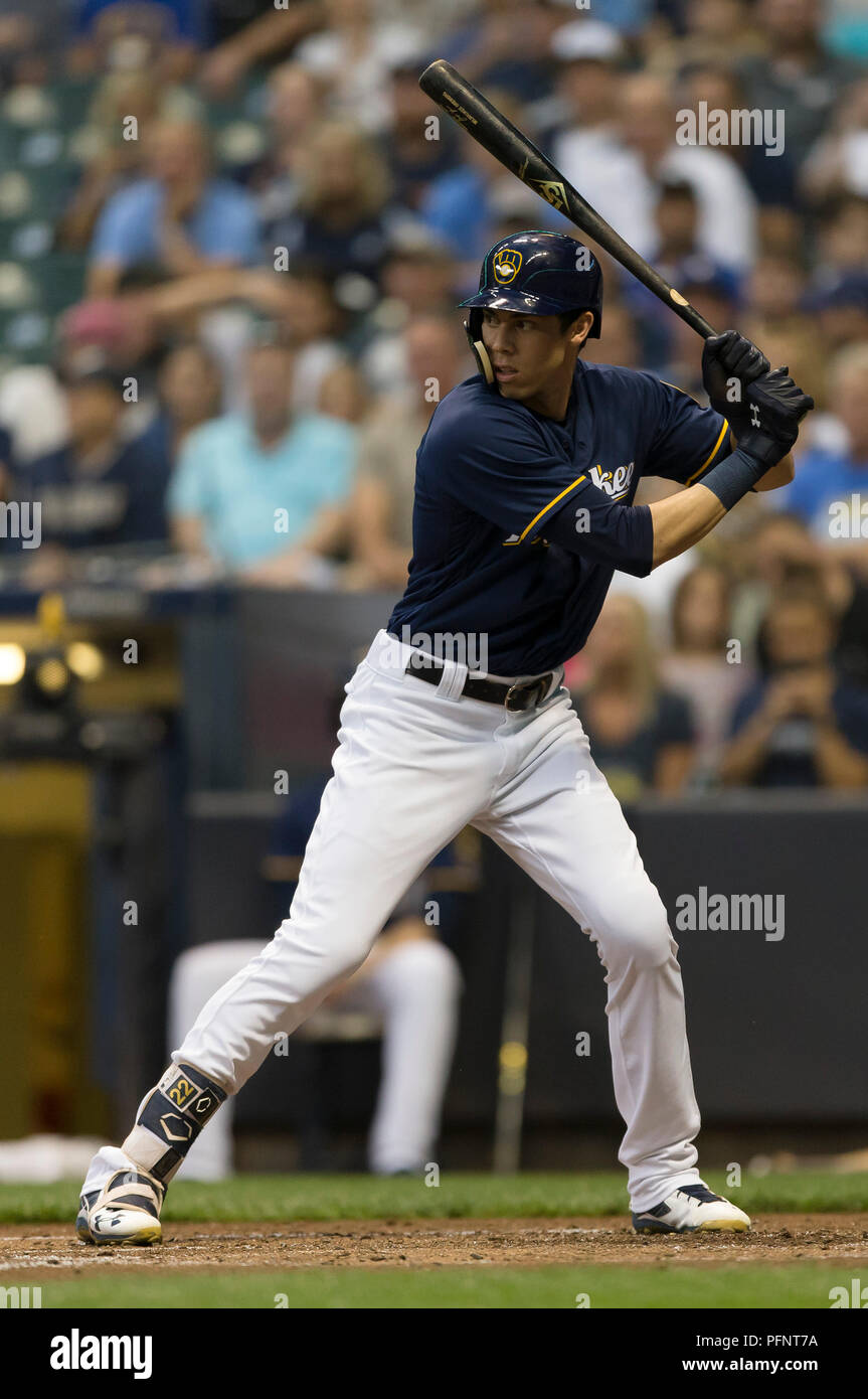 Agosto 21, 2018: Milwaukee Brewers center fielder Yelich cristiana #22 fino a bat durante il Major League Baseball gioco tra il Milwaukee Brewers e i Cincinnati Reds a Miller Park di Milwaukee, WI. John Fisher/CSM Foto Stock