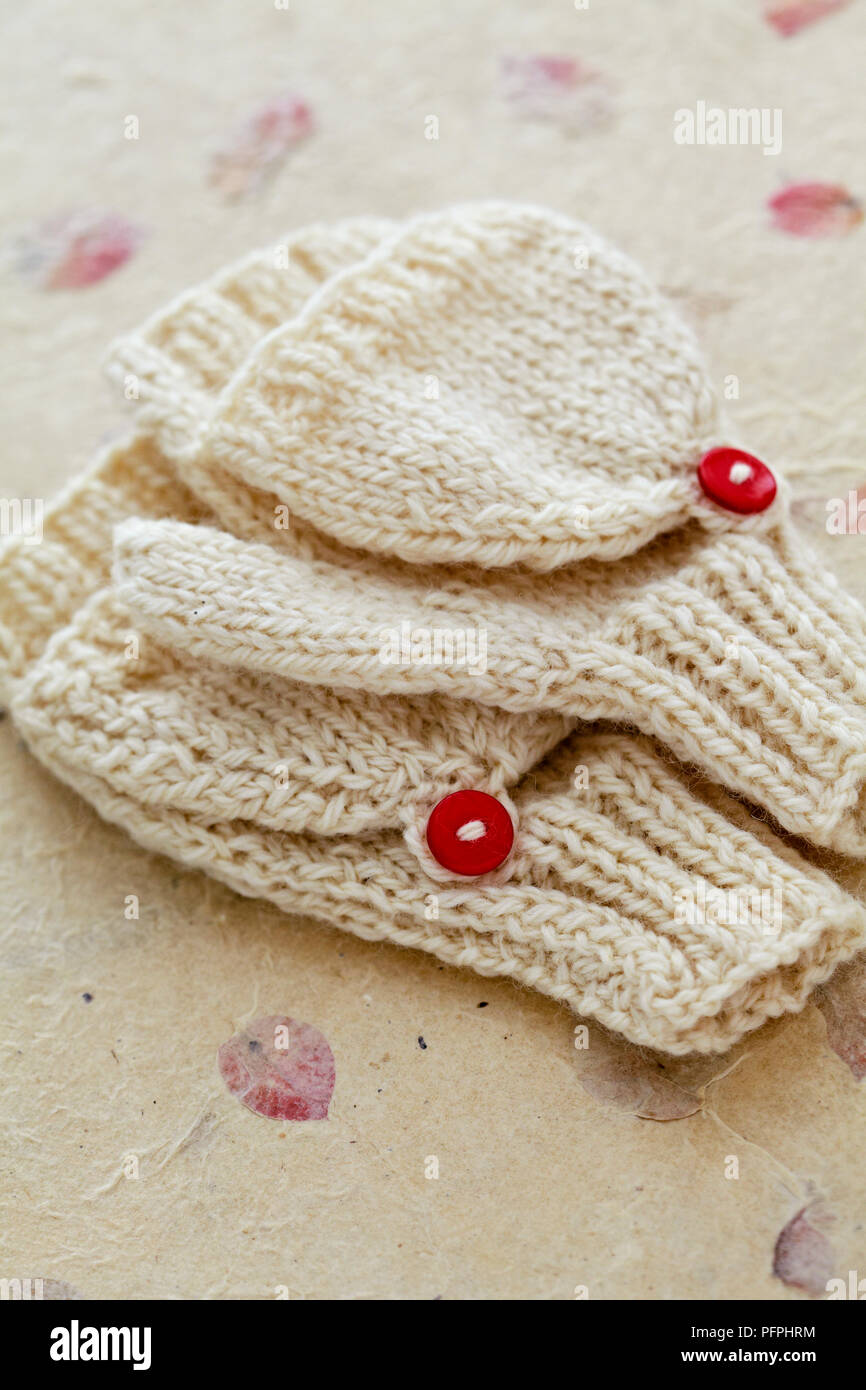 Guanti Muffole Per Bambini Invernali Caldi Con Patta A Bottone - Maglia Lavorata, Colori Rosa E Giallo, Pratici E Morbidi - 4