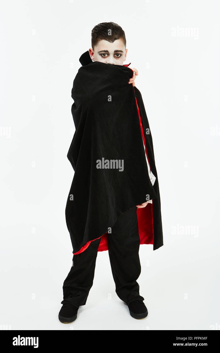 Bambino vestito come un vampiro per Halloween Foto Stock
