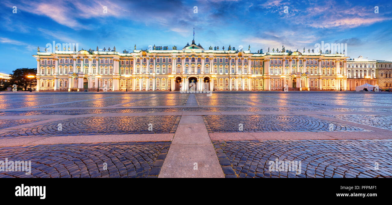 Winter Palace, Casa del Museo Hermitage, iconico punto di riferimento a San Pietroburgo, Russia Foto Stock