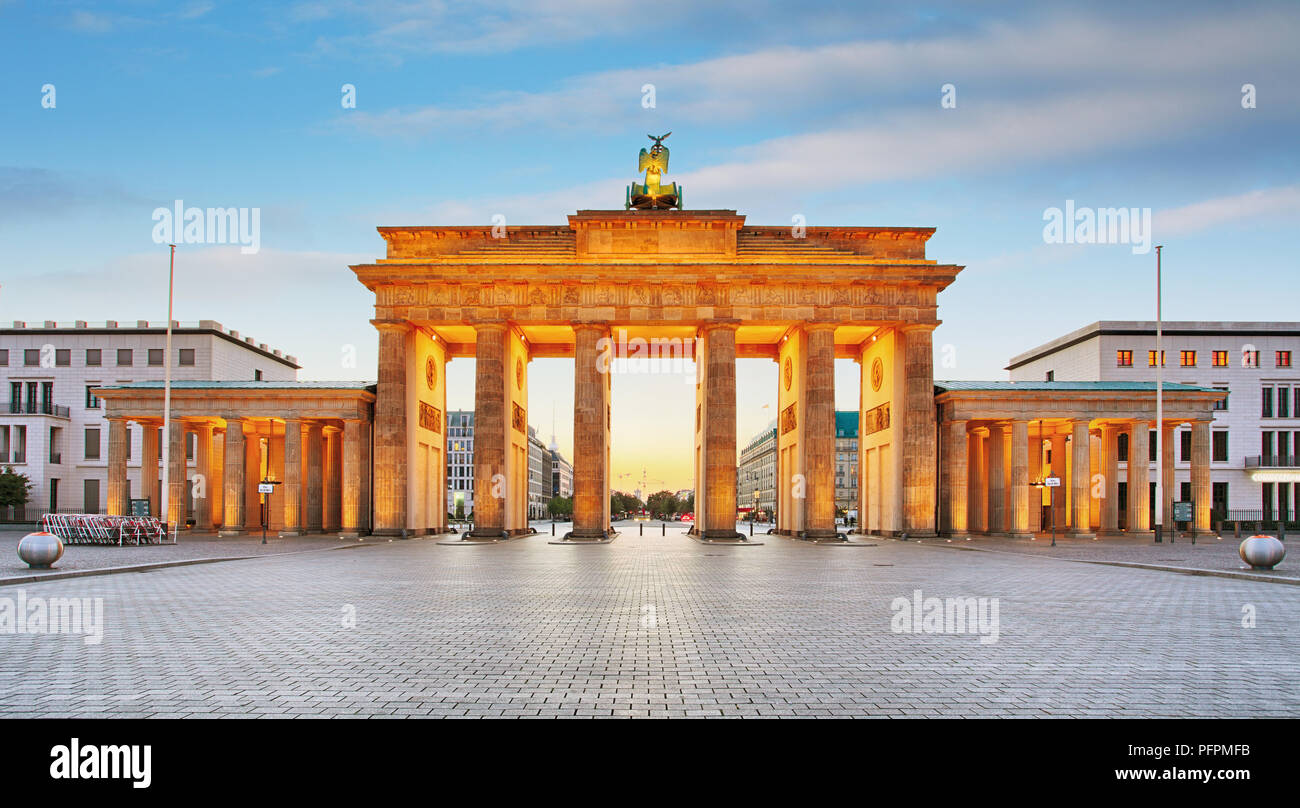 Branderburger Tor- Porta di Brandeburgo a Berlino, Germania Foto Stock