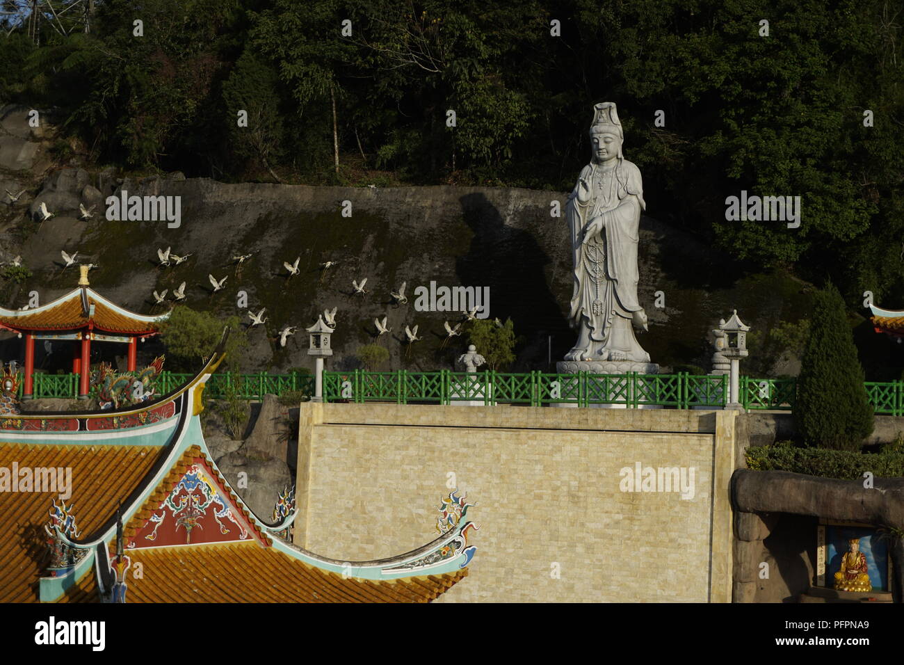 La statua della dea Guan Yin, Chin Swee tempio, Genting Highlands, Malaysia Foto Stock