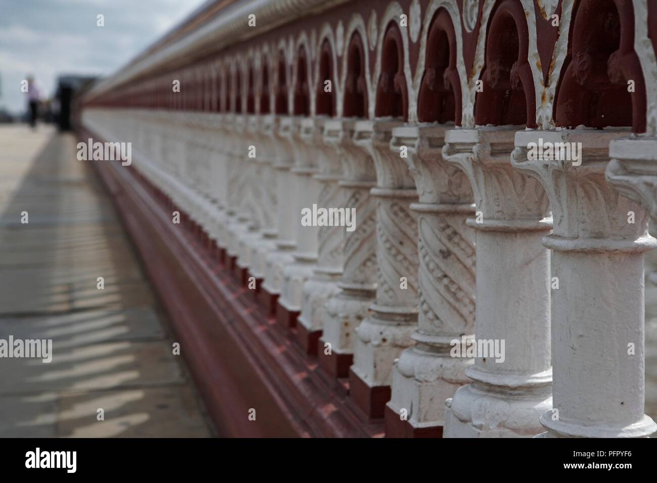 Inghilterra, Londra, Blackfriars Bridge, balaustre Foto Stock