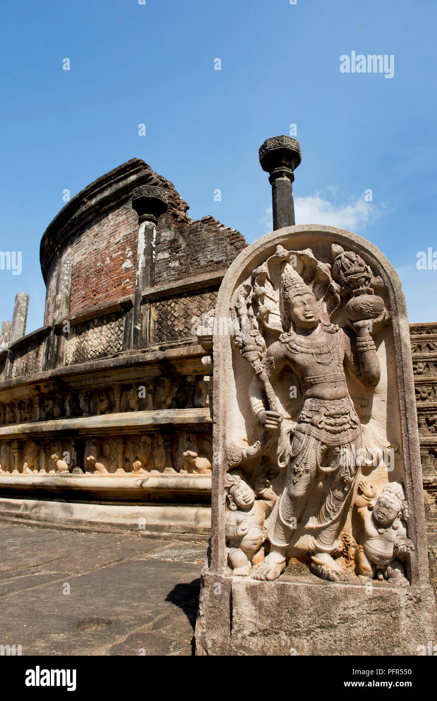 Sri Lanka, Nord provincia centrale, Polonnaruwa, Polonnaruwa Vatadage, antica guardstone Foto Stock