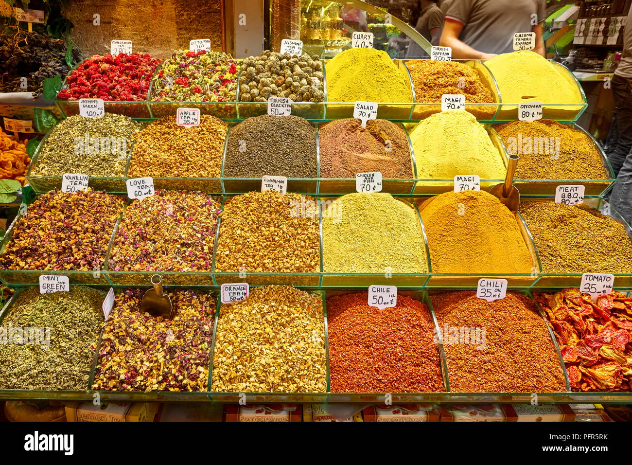 Spezie nel il Bazaar Egiziano, Istanbul, Turchia Foto Stock