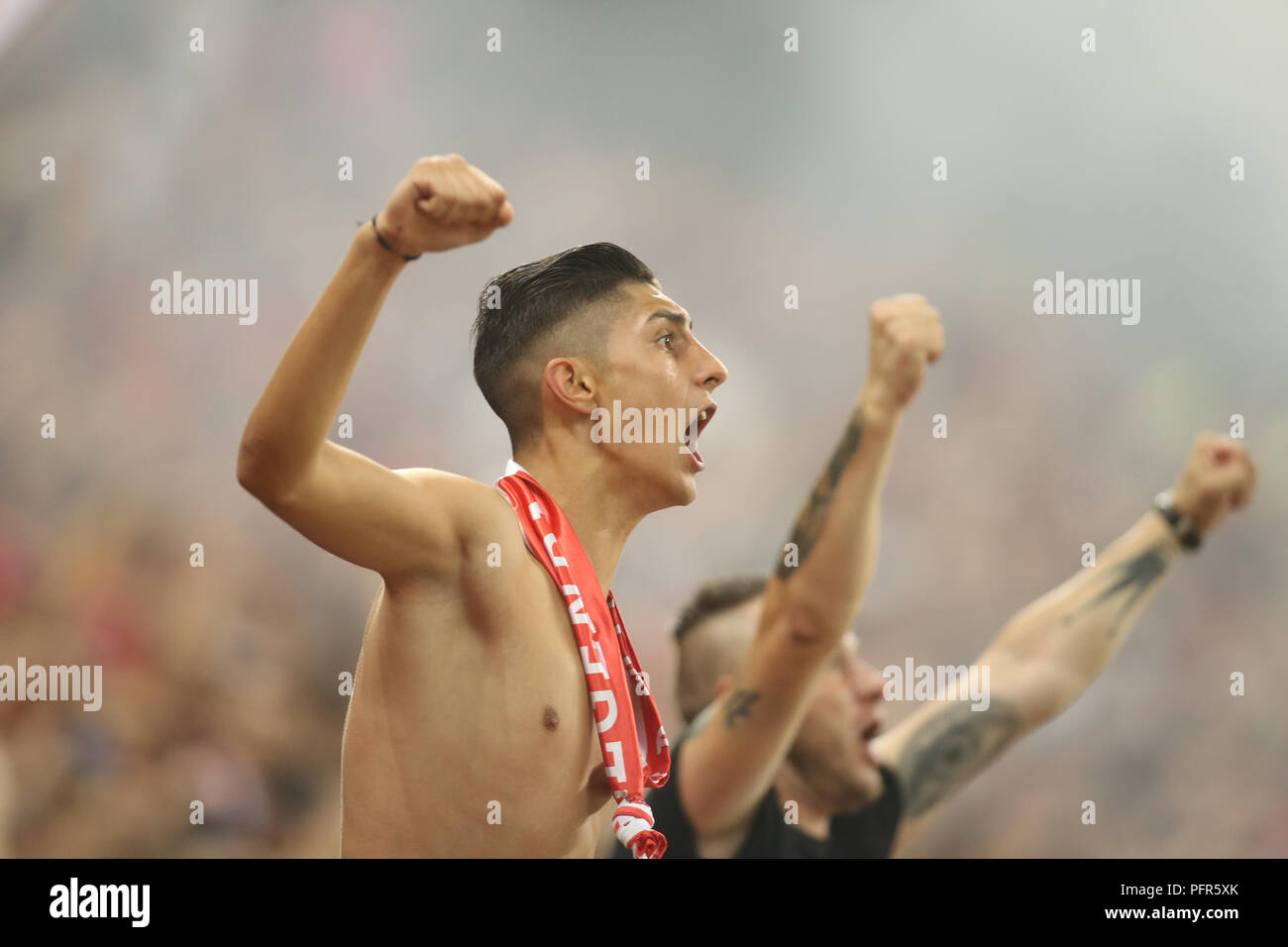 Bucarest, Romania - 28 Luglio 2018: Dinamo Bucarest sostenitori durante il gioco tra dinamo e FCSB, su National Arena Stadium Foto Stock