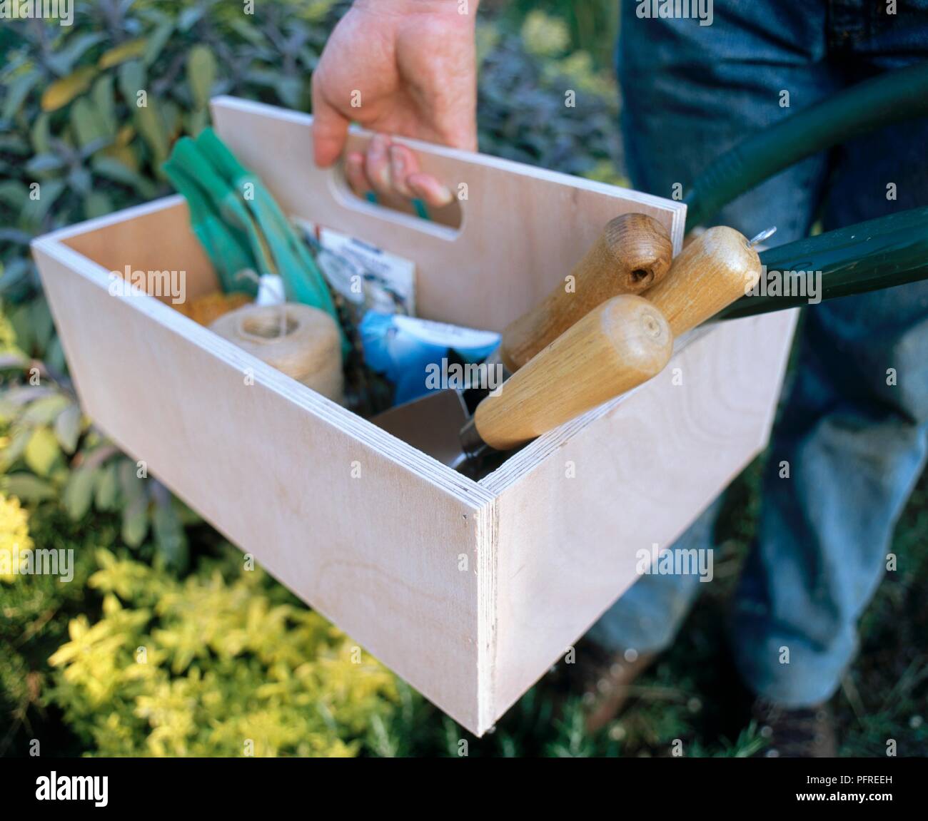 Del giardiniere tool box, close-up Foto Stock