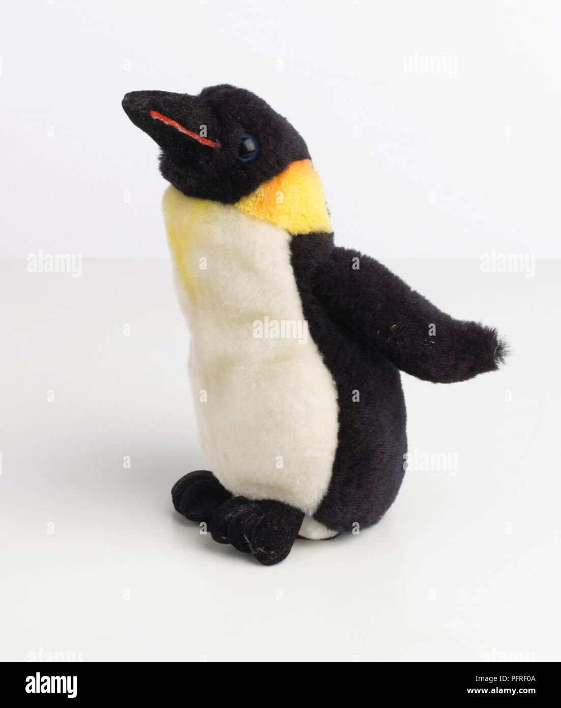 Giocattolo morbido penguin Foto Stock
