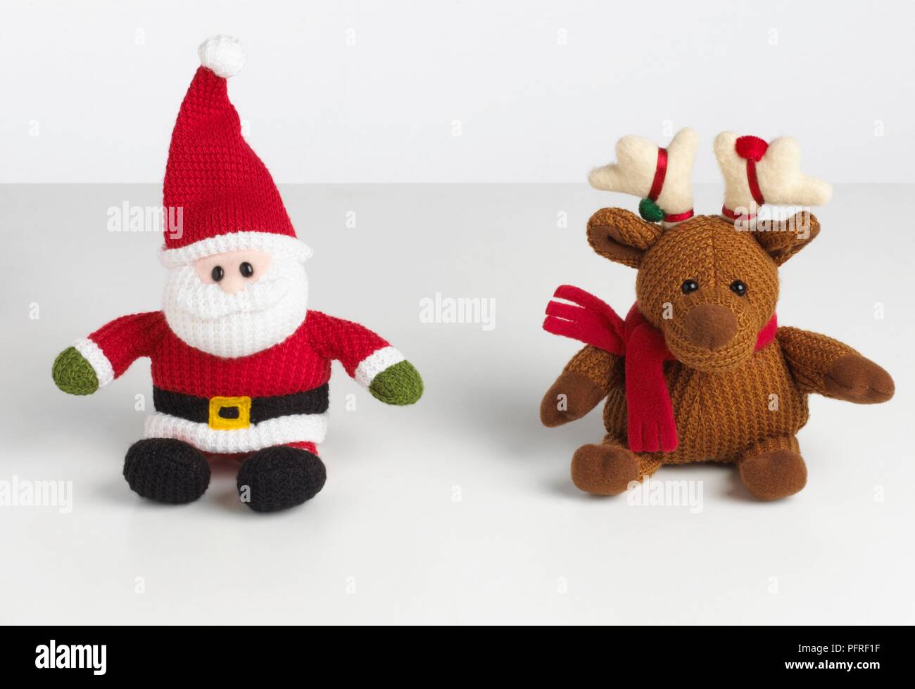 Babbo Natale e reinder giocattolo morbido Foto Stock
