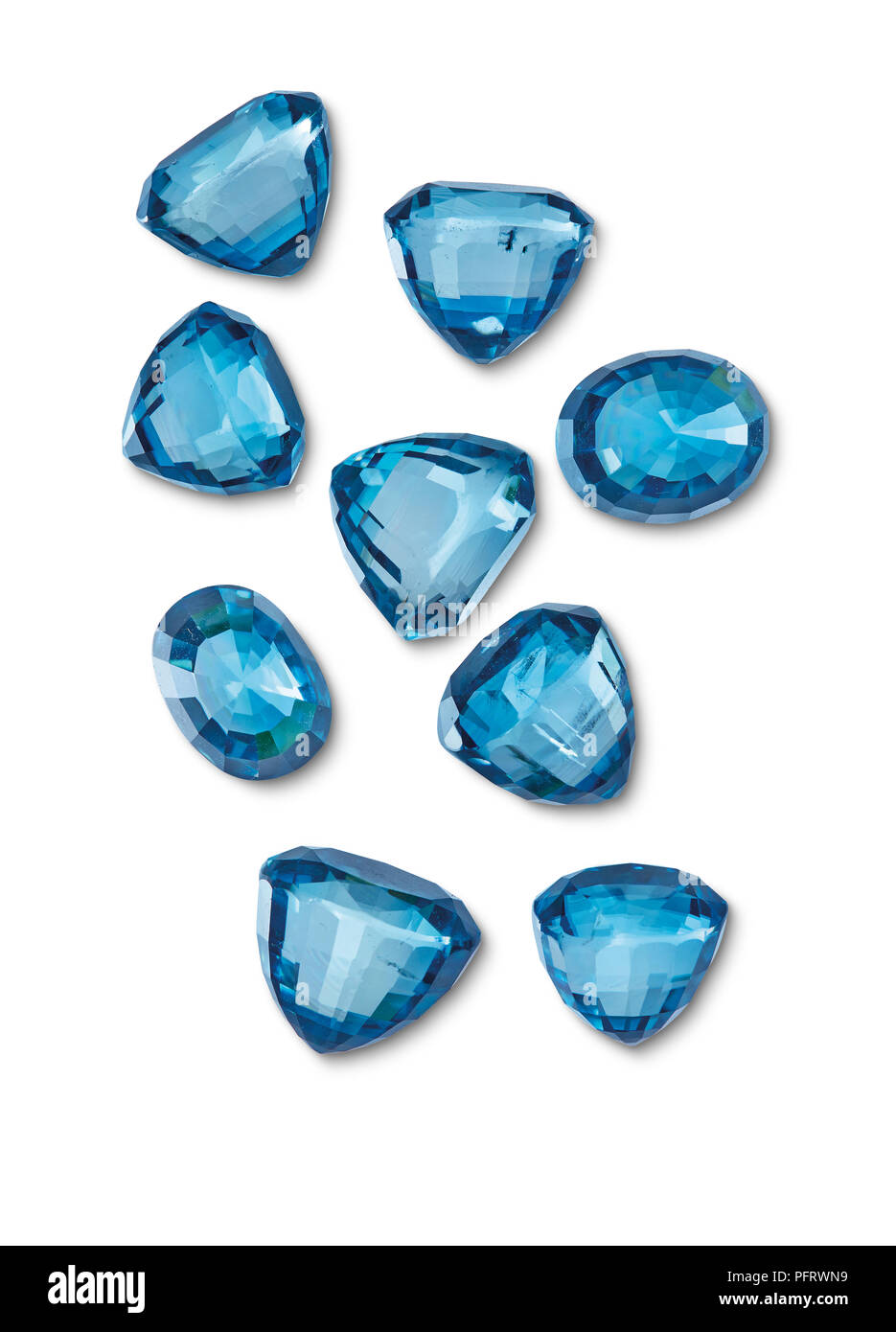 Gem zircone blu di taglio più gruppo 43 carati totale, circa 4-5mm ciascuno Foto Stock