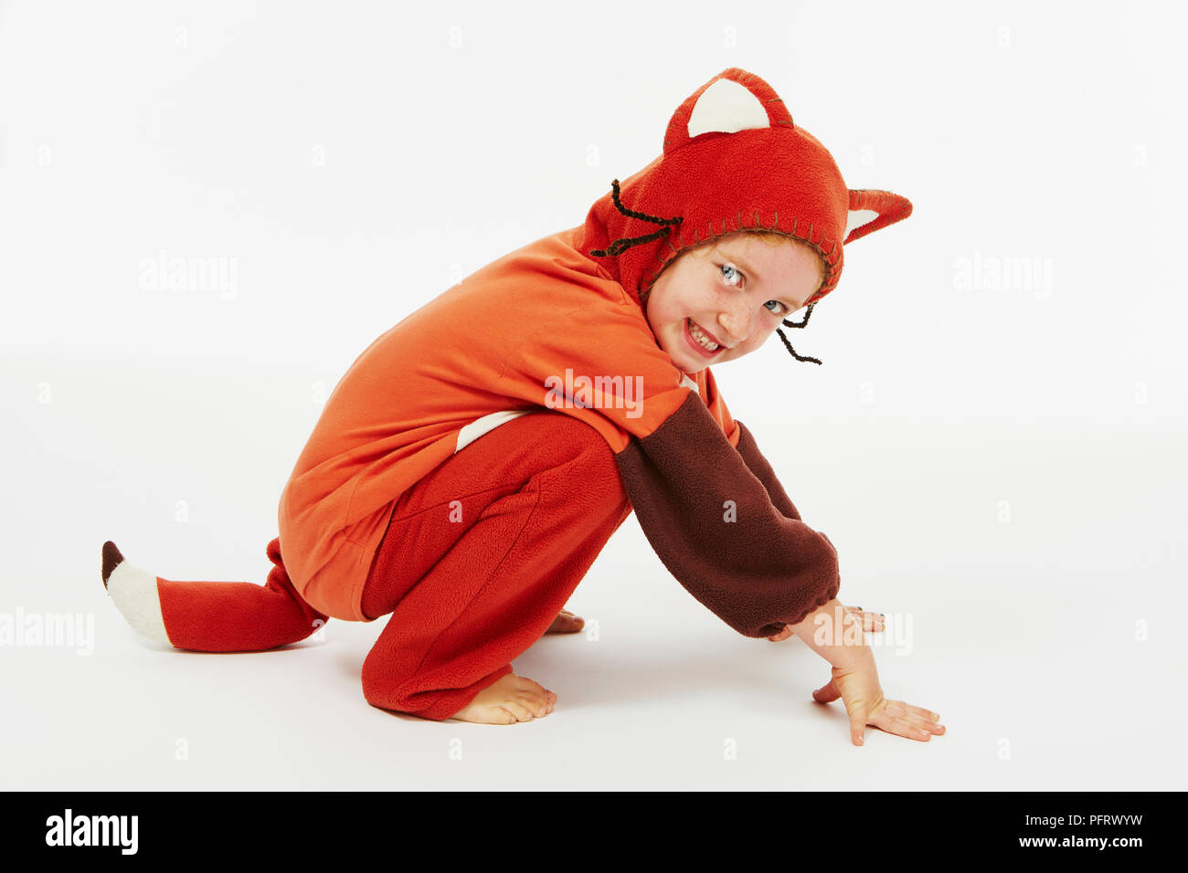 Bambino vestito in costume di Fox Foto Stock