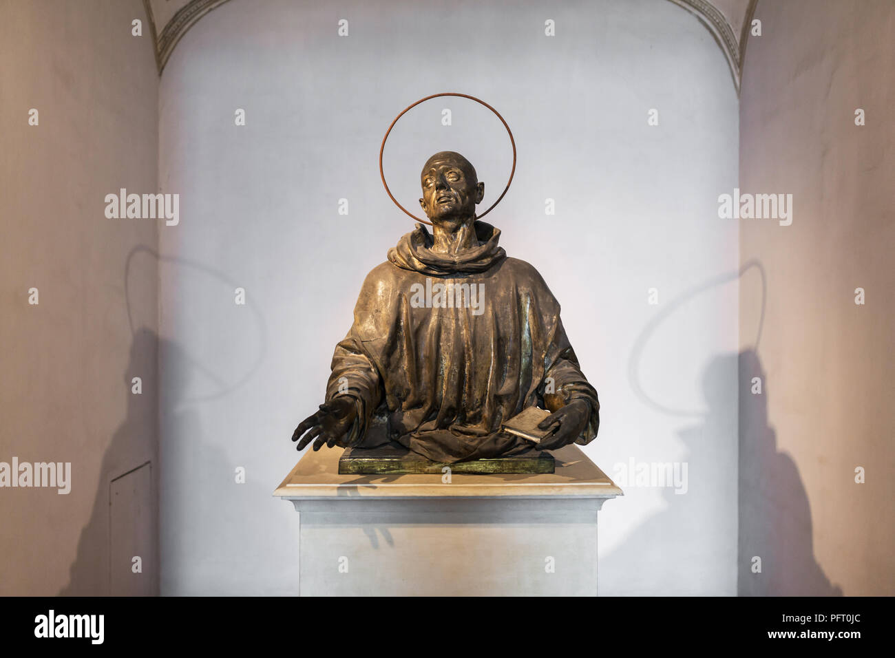 Napoli, Italia - 3 Dicembre 2017: Certosa di San Martino, anno 1325, monumentale complesso religioso. In bronzo argentato di San Bruno. Anno 1638. Foto Stock