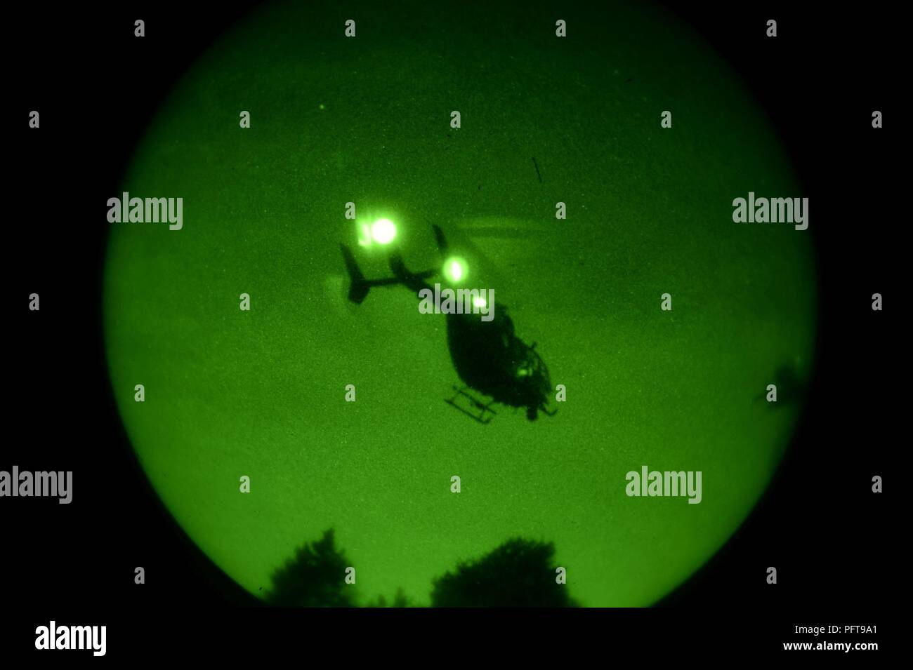 Texas National Guard per aeromobile passate con il mouse sopra le vittime a filamento su maggio 21, 2018 come parte di Texas' più grande ricerca e salvataggio di esercizio. L'esercizio che ha coinvolto 20 elicotteri, 24 agenzie e oltre 200 persone continueranno fino a tarda notte come gli equipaggi eseguita di notte le operazioni di soccorso. Foto Stock