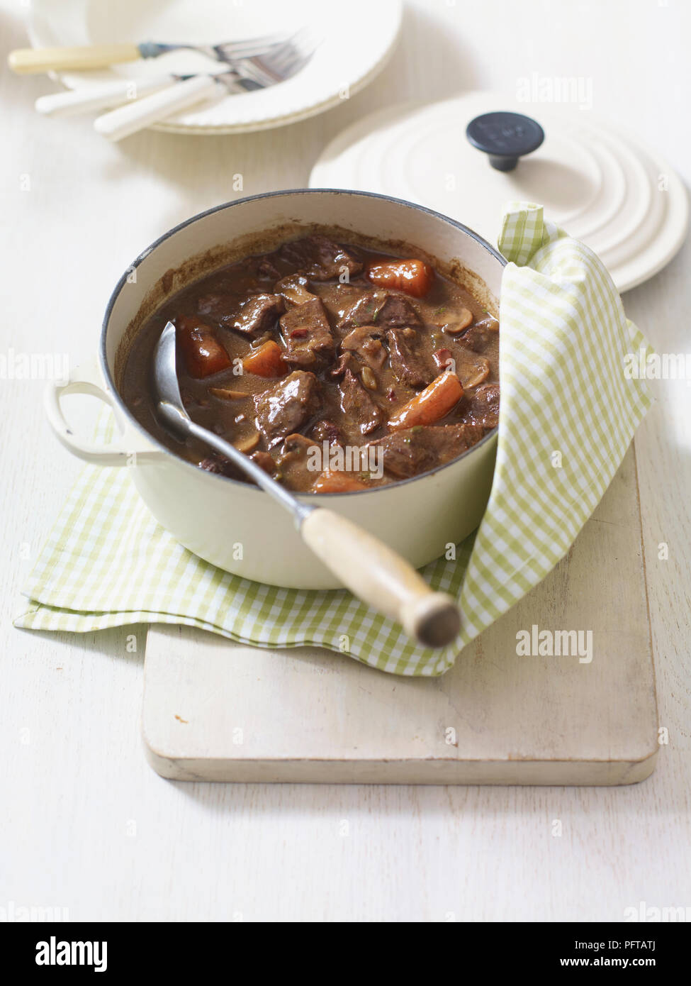 Pentola di Bourguignon di manzo Foto Stock