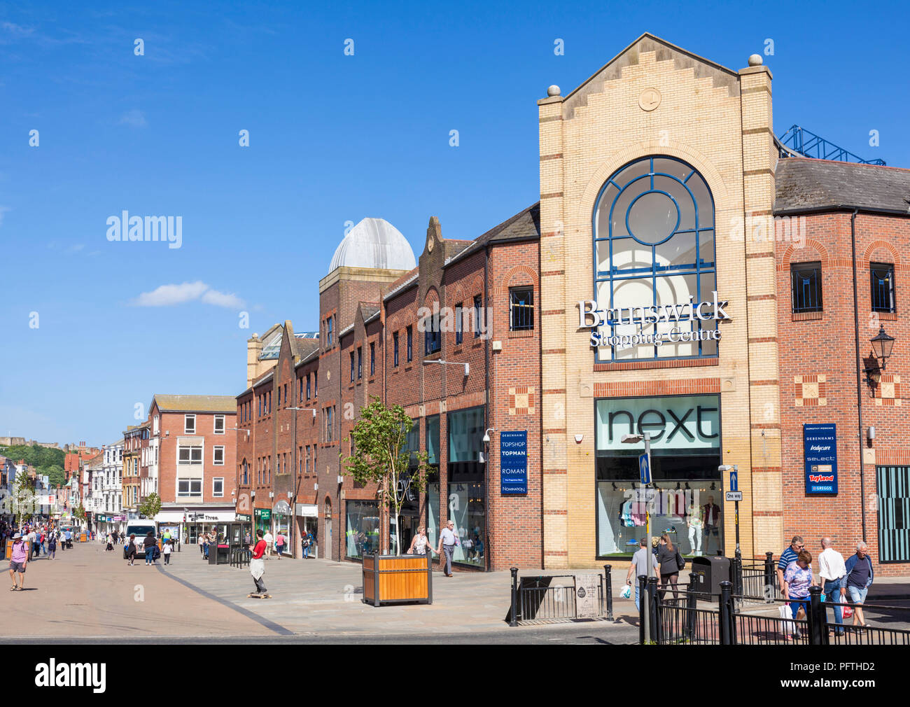 Scarborough Regno Unito centro città main street scarborough Westborough Brunswick shopping centre Scarborough yorkshire England Regno unito Gb europa Foto Stock