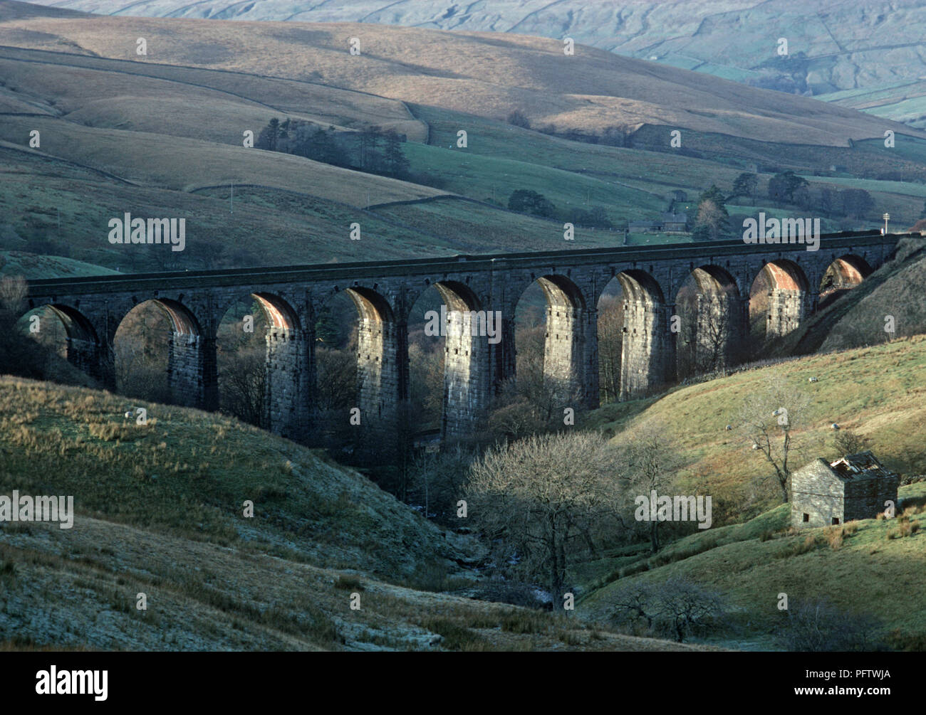 Dent testa viadotto sul British Rail arrivino a Carlisle Pennine linea ferroviaria Foto Stock