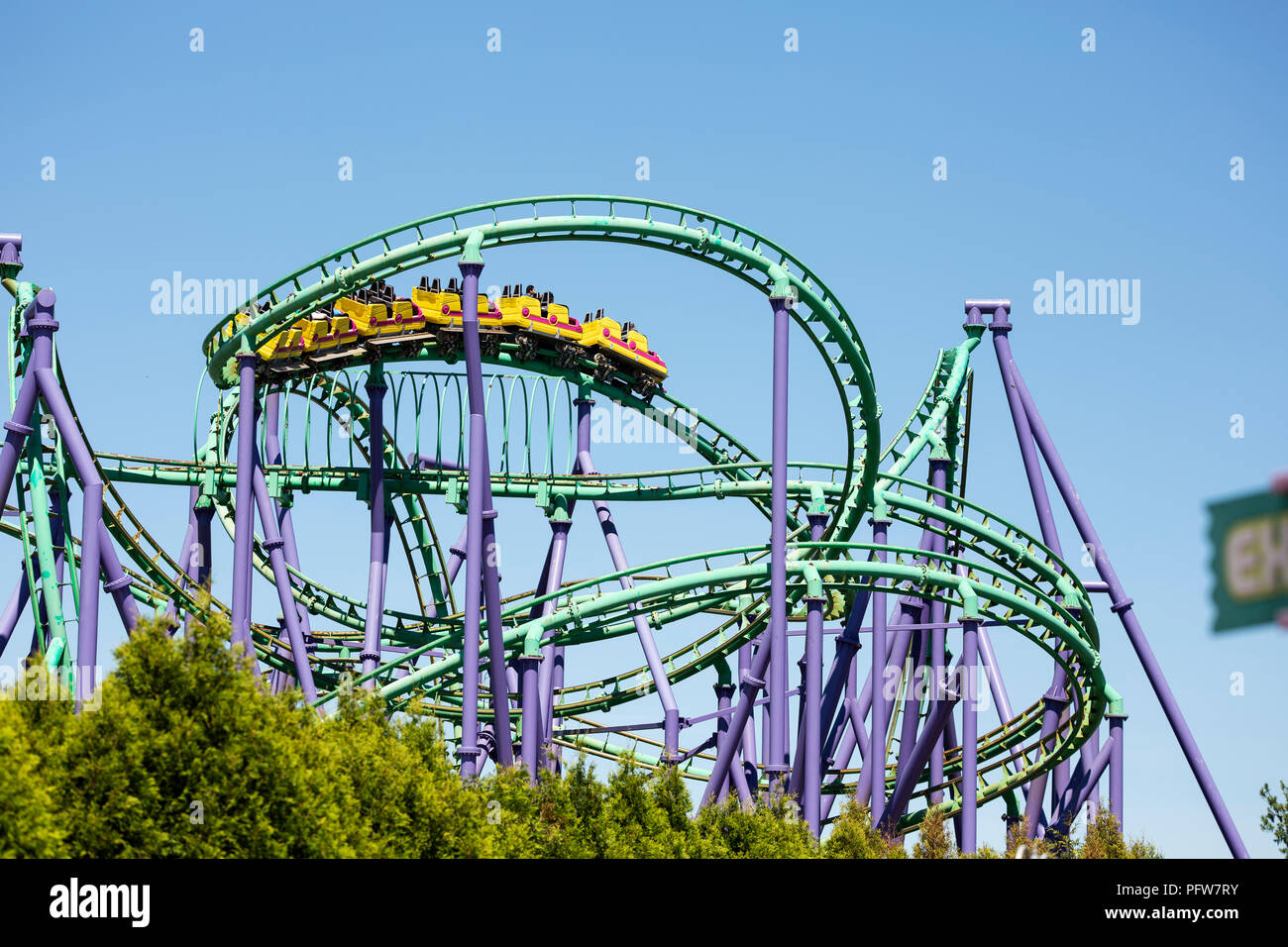 Il Joker's Jinx roller coaster al Six Flags America parco divertimenti in alto Marlboro, Maryland. Foto Stock