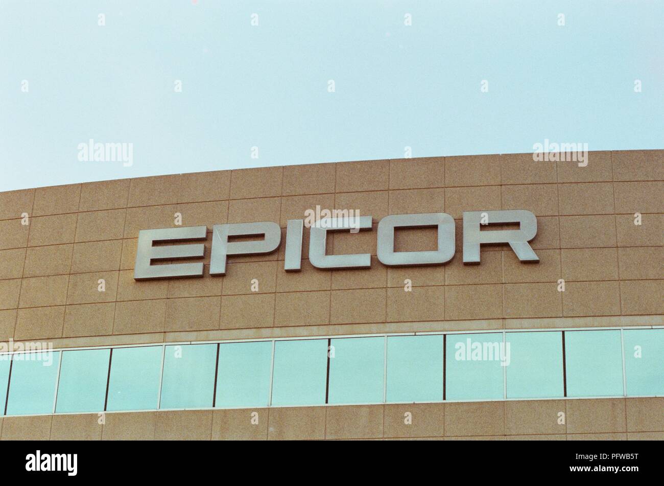 Close-up di firmare con il logo sulla facciata del software ERP Epicor società a Dublino, California, 9 aprile 2018. () Foto Stock