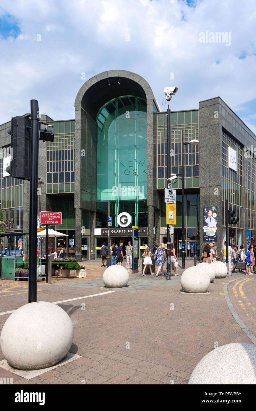 Ingresso a radure Bromley shopping centre, High Street, Bromley, London Borough of Bromley, Greater London, England, Regno Unito Foto Stock