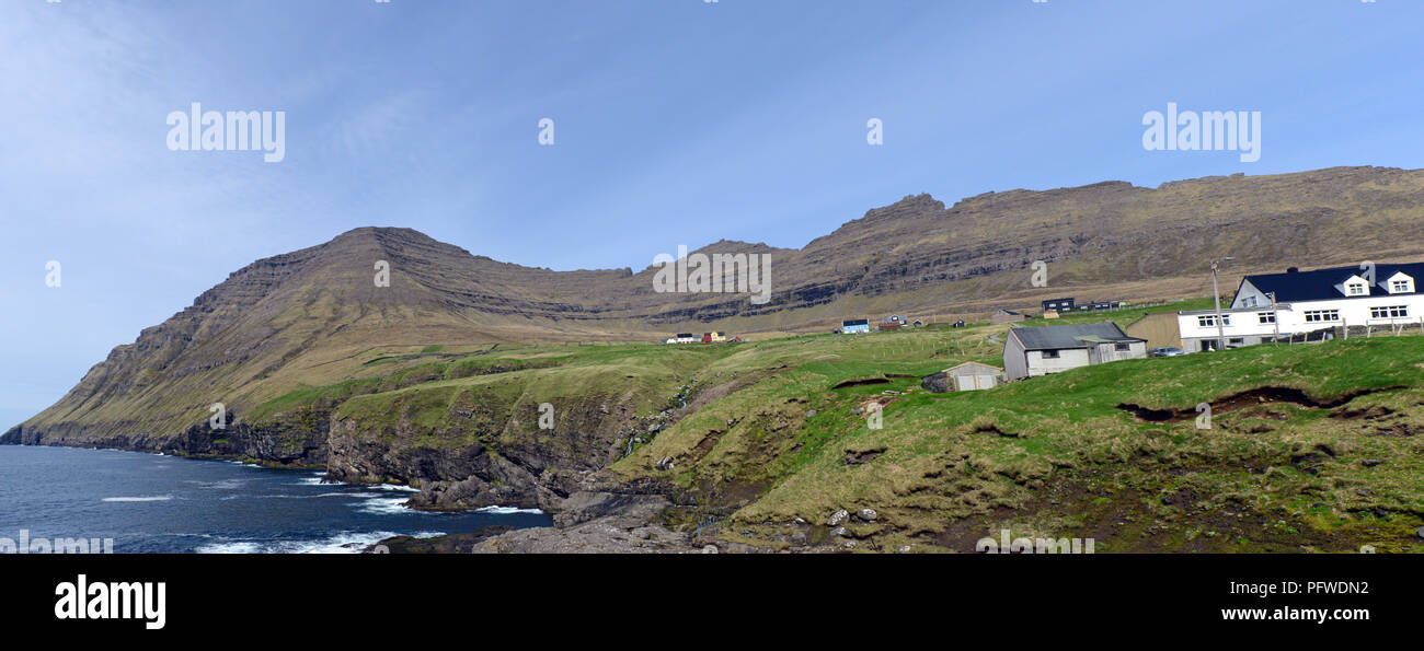 Panoramica, Vidareidi, uno dei più scenografici villaggio nelle isole Faerøer. Isola di Viðoy Foto Stock