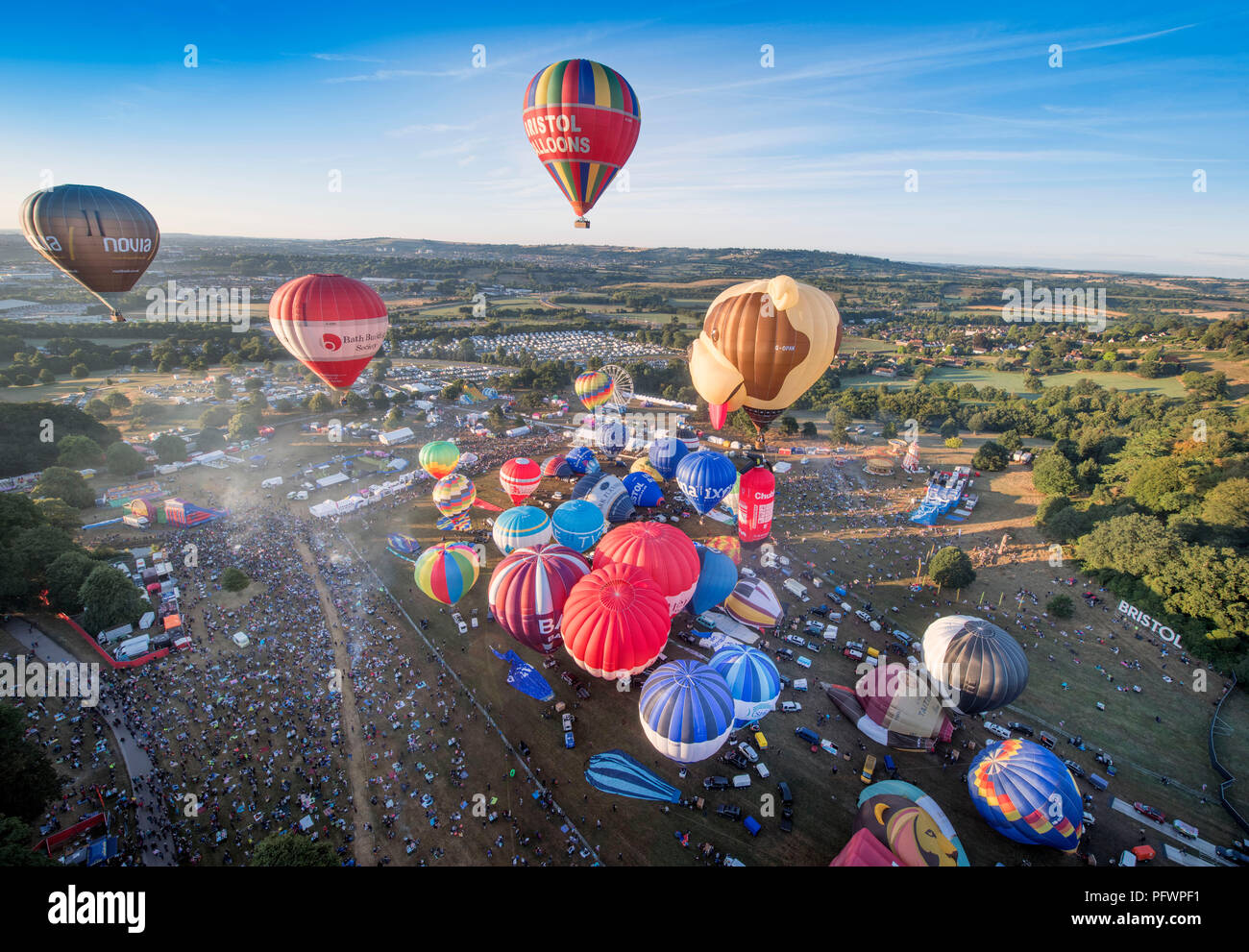 Il Bristol Balloon Festival la messa del mattino salita a Ashton Court, Aug 2018 REGNO UNITO Foto Stock