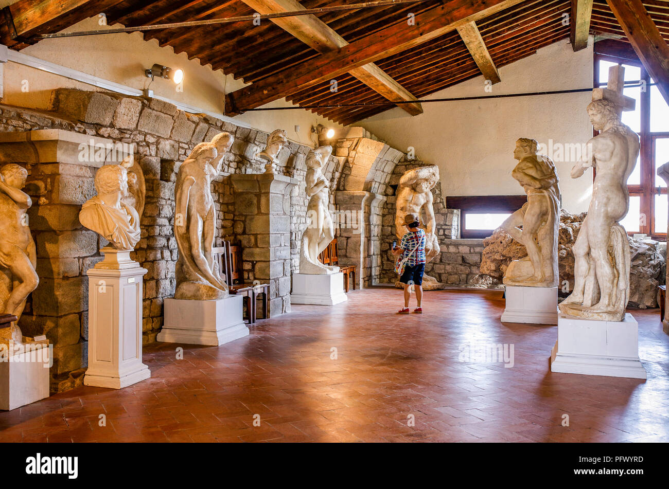 Italia Toscana Caprese Michelangelo - Castello di Caprese - museo casa di Michelangelo Buonarroti raccolta di sculture del secolo XIX e XX Foto Stock