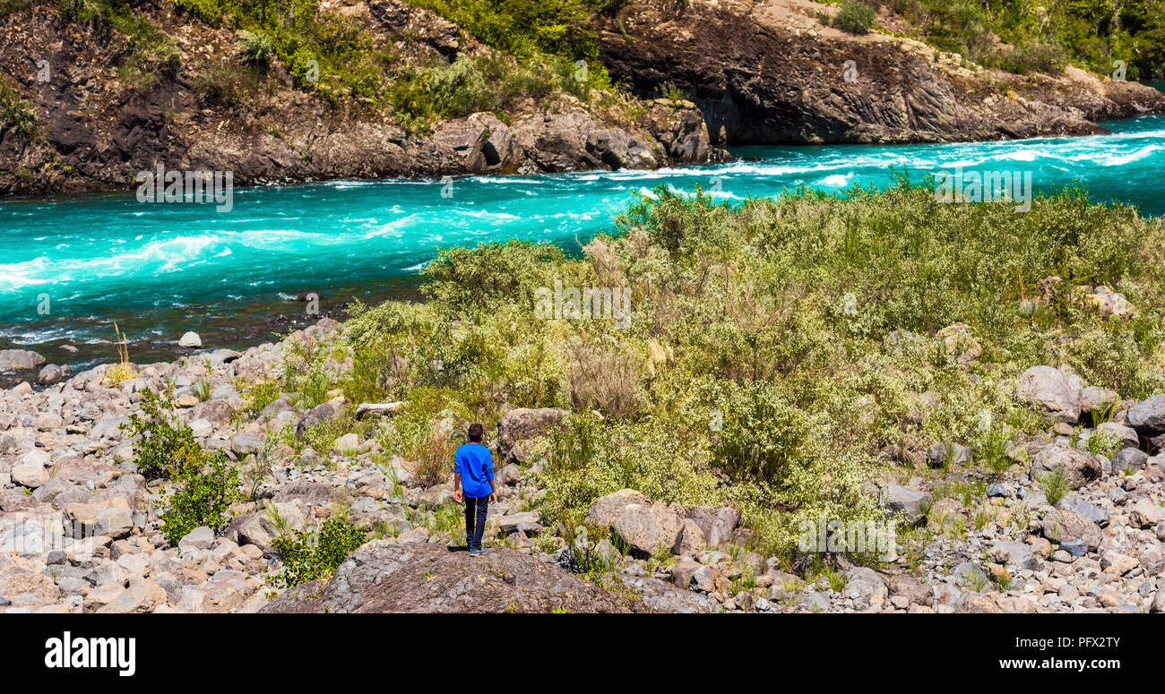 Petrohue river, Patagonia, Cile, America del Sud. Copia spazio per il testo Foto Stock