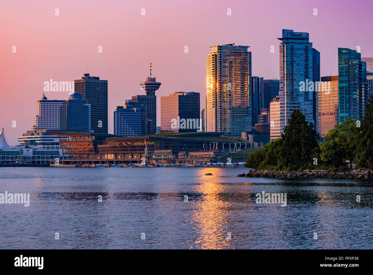 Il centro di Vancouver skyline, Coal Harbour, Vancouver, British Columbia, Canada Foto Stock