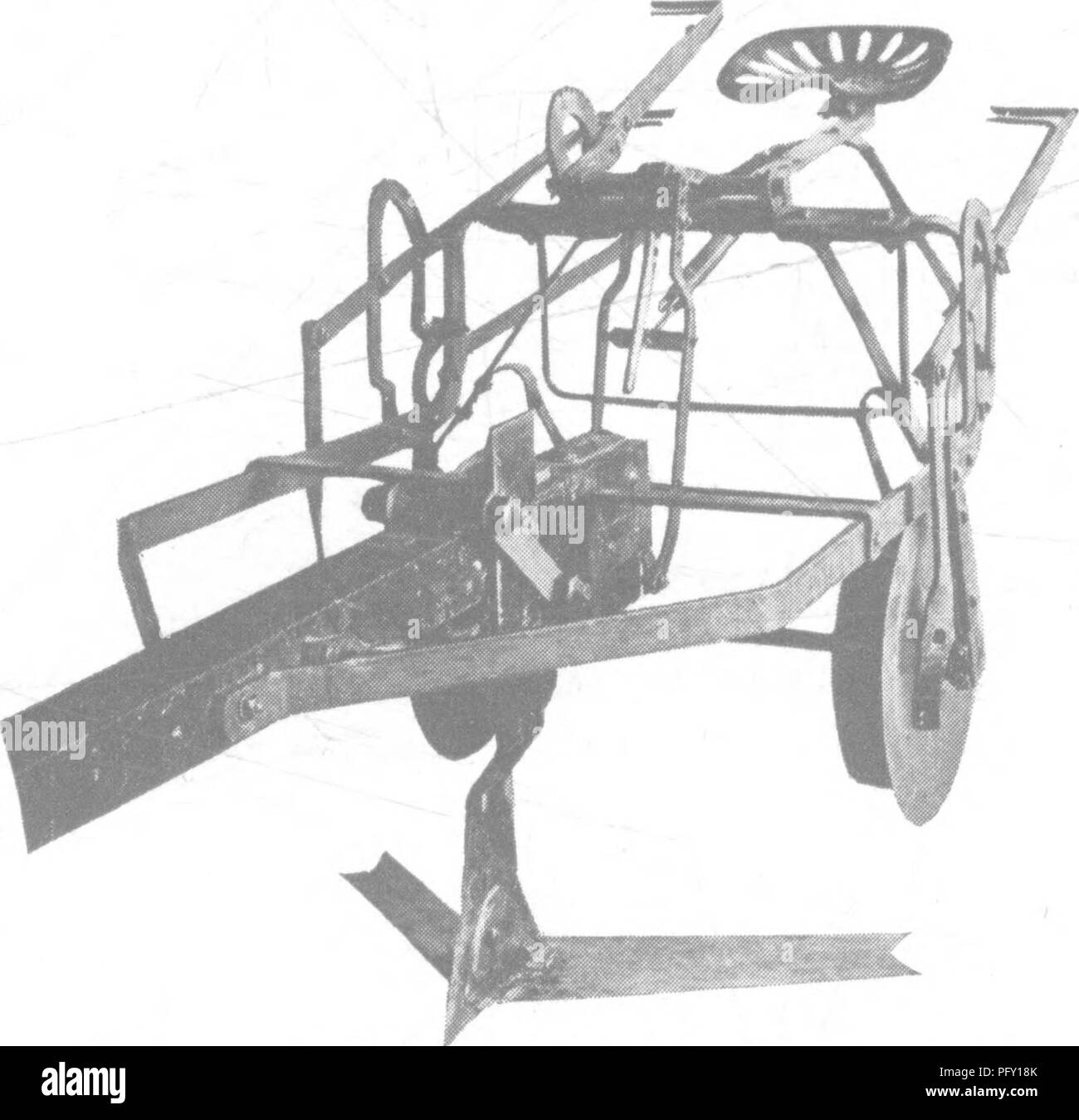 . L'enciclopedia di pratica orticoltura; un sistema di riferimento di orticoltura commerciale, coprendo la pratica scientifica e fasi di orticoltura, con speciale riferimento alla frutta e verdura;. Il giardinaggio; frutta-cultura; giardinaggio di vegetale. Mele 107 Professor F. H. Ballou, Wooster, Ohio: ''Dovrebbe essere situati su terreni elevati ad- jacent a grandi corpi di acqua se pos- sibile." Il Professor H. C. Thompson, Agricultural College, Mississippi: "Un versante settentrionale in Mississippi è migliore." Il Professor J. R. Shinn, Mosca, Idaho: "Le mele sono state coltivate ad altitudini di 6000 Foto Stock