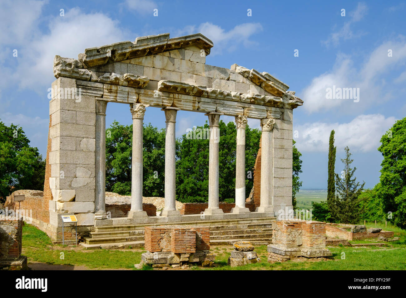 Portale della Buleuterion, antica città Apollonia, Qarier Fier, Albania Foto Stock