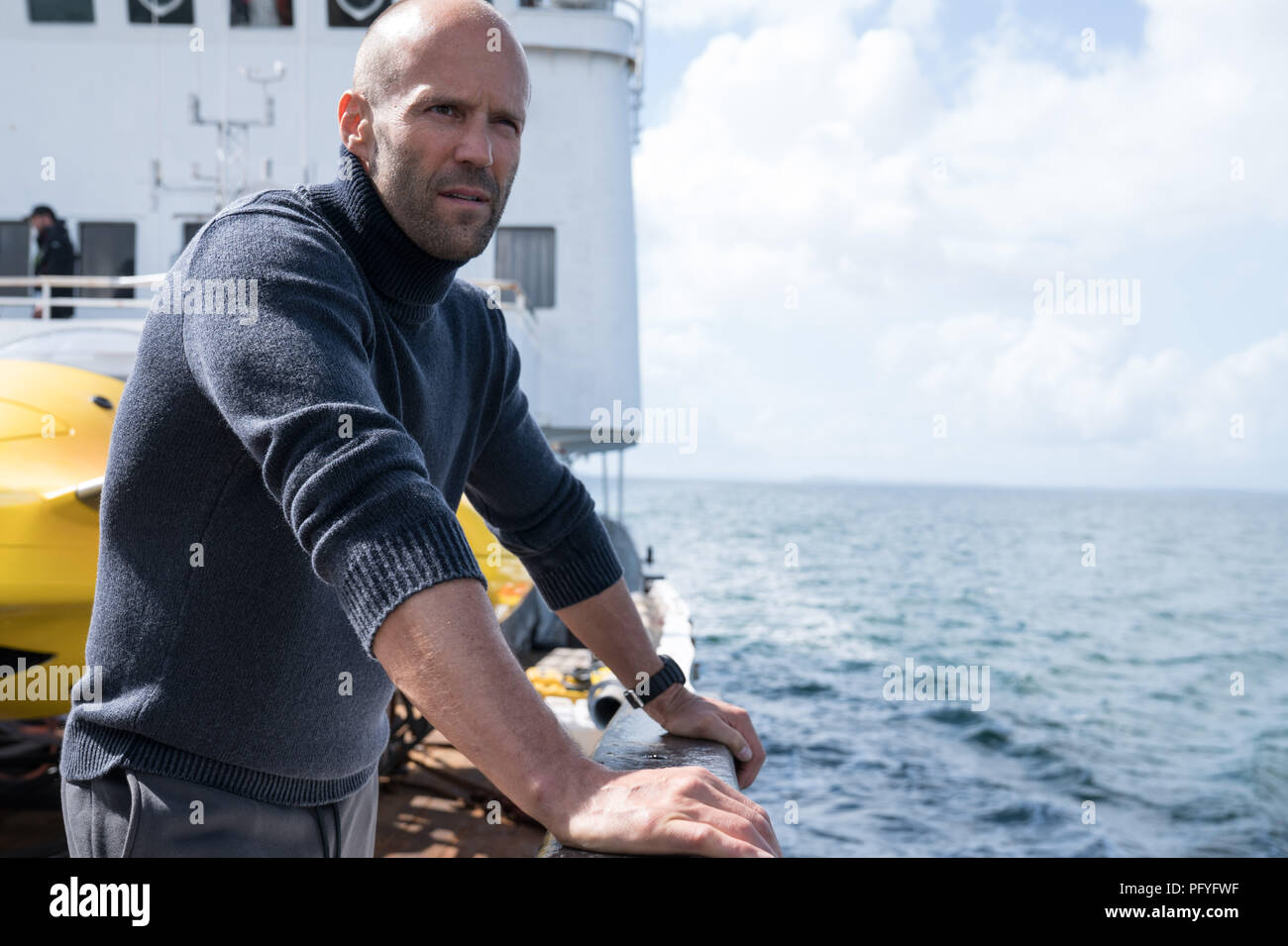 Data di rilascio: agosto 10, 2018 Titolo: Meg STUDIO: Gravità Pictures Regista: Jon Turteltaub trama: Dopo la fuga di un attacco da parte di ciò che egli sostiene era un 70-piede shark, Jonas Taylor dovrà affrontare le sue paure per salvare quanti sono intrappolati in un relitto sommergibile. STARRING: Jason Statham come Jonas Taylor. (Credito Immagine: © Foto di gravità/Entertainment Immagini) Foto Stock