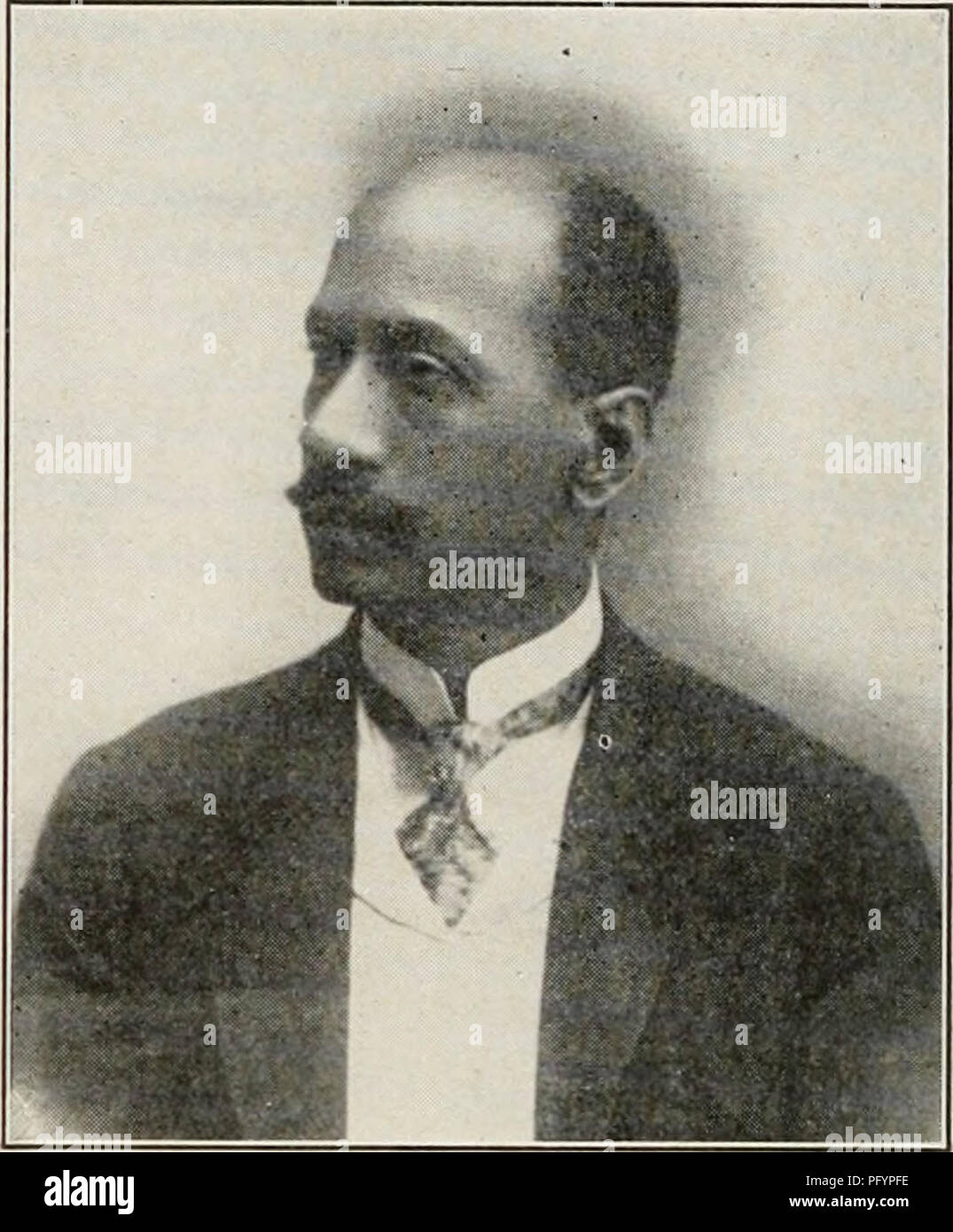 Il Cuba Review copre anche questioni politiche e diplomatiche, descrivendo in dettaglio le nomine e i trasferimenti di diplomatici cubani in vari paesi. Comprende relazioni sulle relazioni internazionali, come il movimento dei diplomatici tra i paesi. Foto Stock