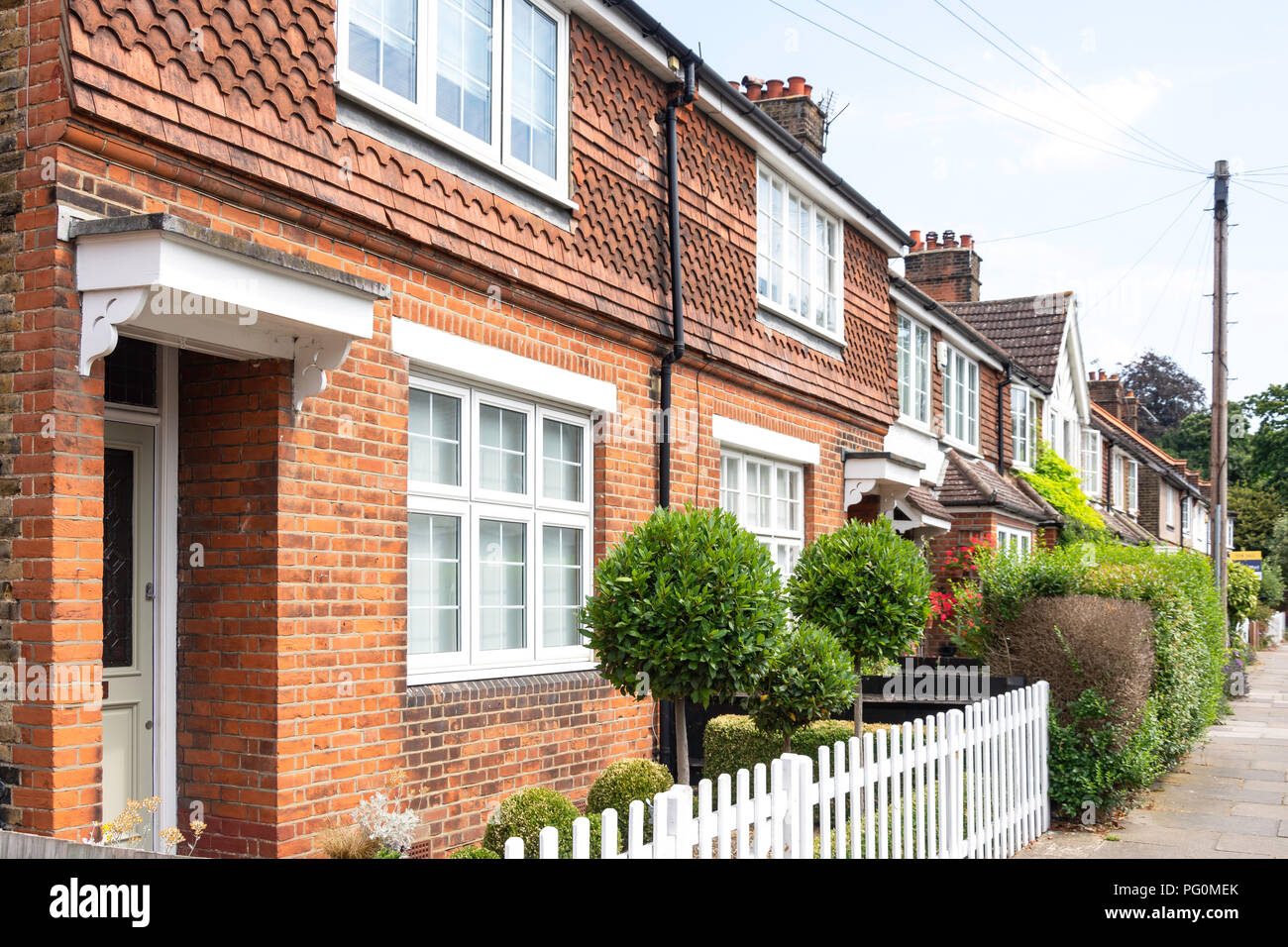 Fila di case, angolo Aynscombe, Orpington, London Borough of Bromley, Greater London, England, Regno Unito Foto Stock