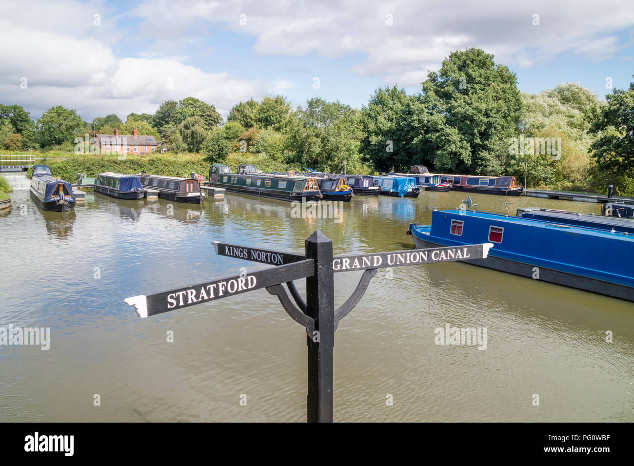 La Stratford upon Avon Canal a Kingswood Junction, Lapworth, Warwickshire, Inghilterra, Regno Unito Foto Stock