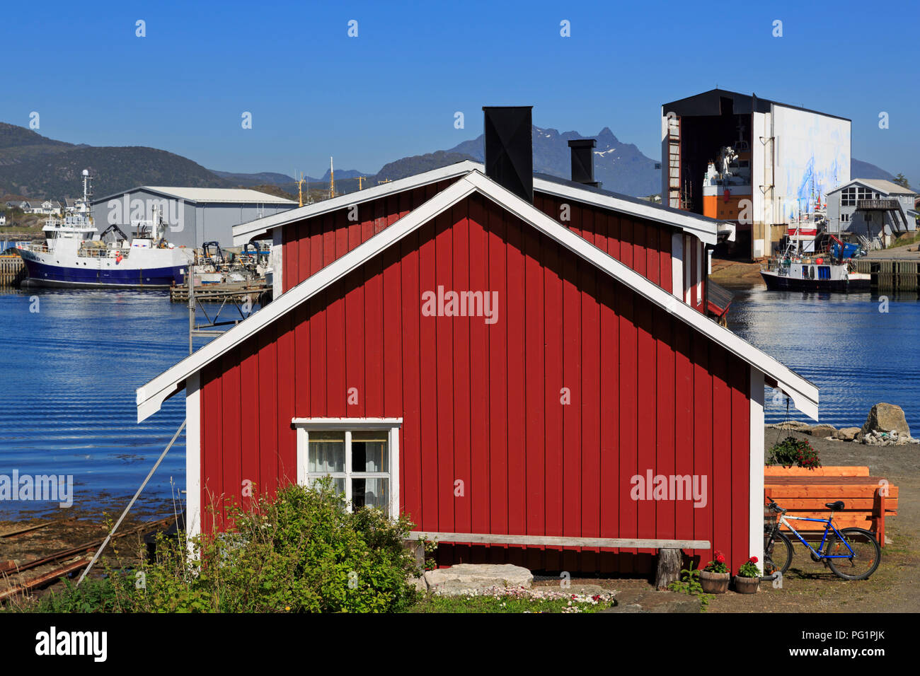 Ballstad Villaggio di Pescatori, Isole Lofoten, Nordland County, Norvegia Foto Stock