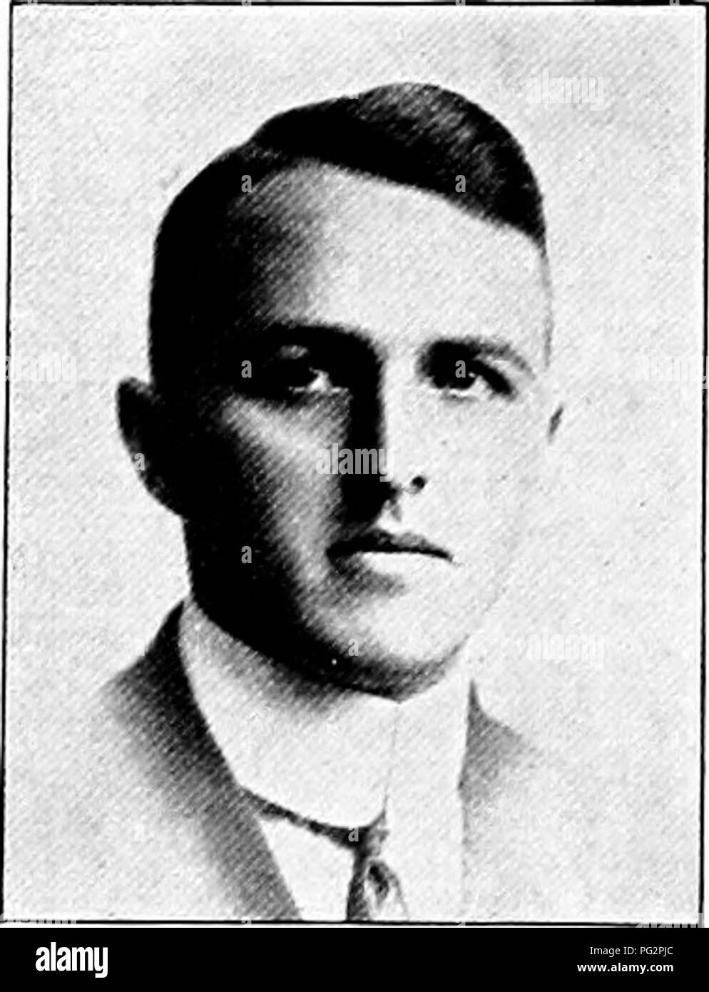 Questo studio si concentra sulle cause delle malattie delle piante nello stato di New York, evidenziando l'impatto di suolo inadatto, condizioni meteorologiche, metodi culturali, insetti e piante parassitarie come funghi e batteri sulla salute vegetale. Discute anche le pratiche di gestione per le malattie delle colture. Foto Stock