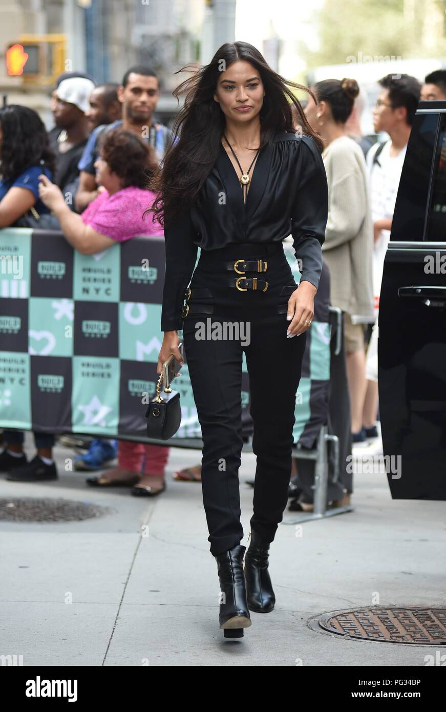 Shanina Shaik fuori e circa per celebrità Candids - MER, , New York, NY Agosto 22, 2018. Foto di: Kristin Callahan/Everett Collection Foto Stock