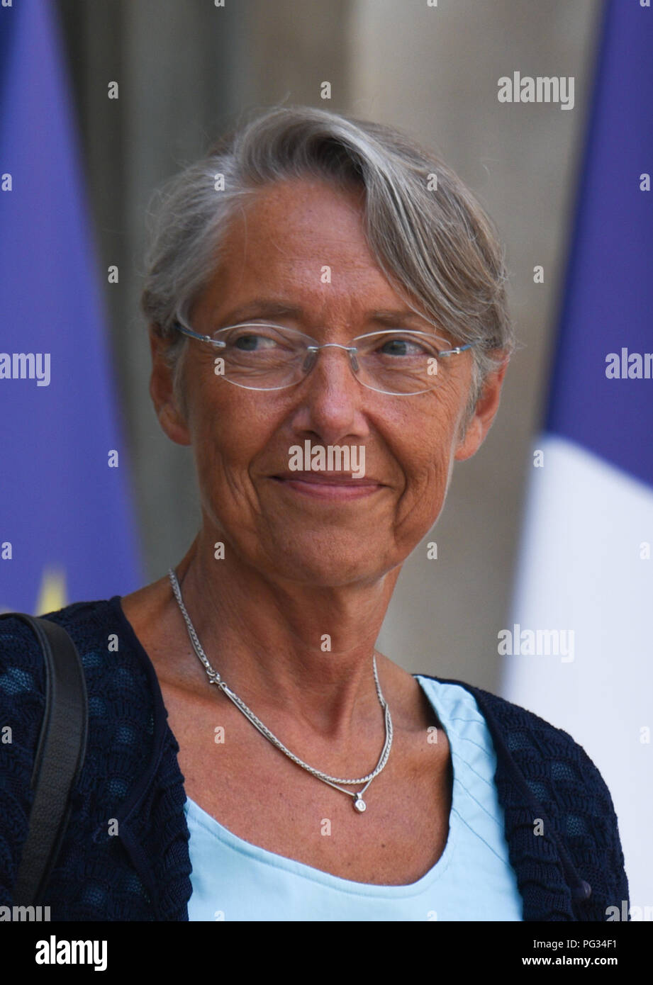 Parigi, Francia. Agosto 22, 2018 - Parigi, Francia: ministro francese dei trasporti Elisabeth sostenuti lascia l'Elysee Palace dopo un Consiglio dei ministri. La Ministre des Transports, Elisabeth a carico, a la sortie du Conseil des ministres de la rentree. *** La Francia / nessuna vendita di supporti in francese.Credit: Fotografia Idealink/Alamy Live News Foto Stock