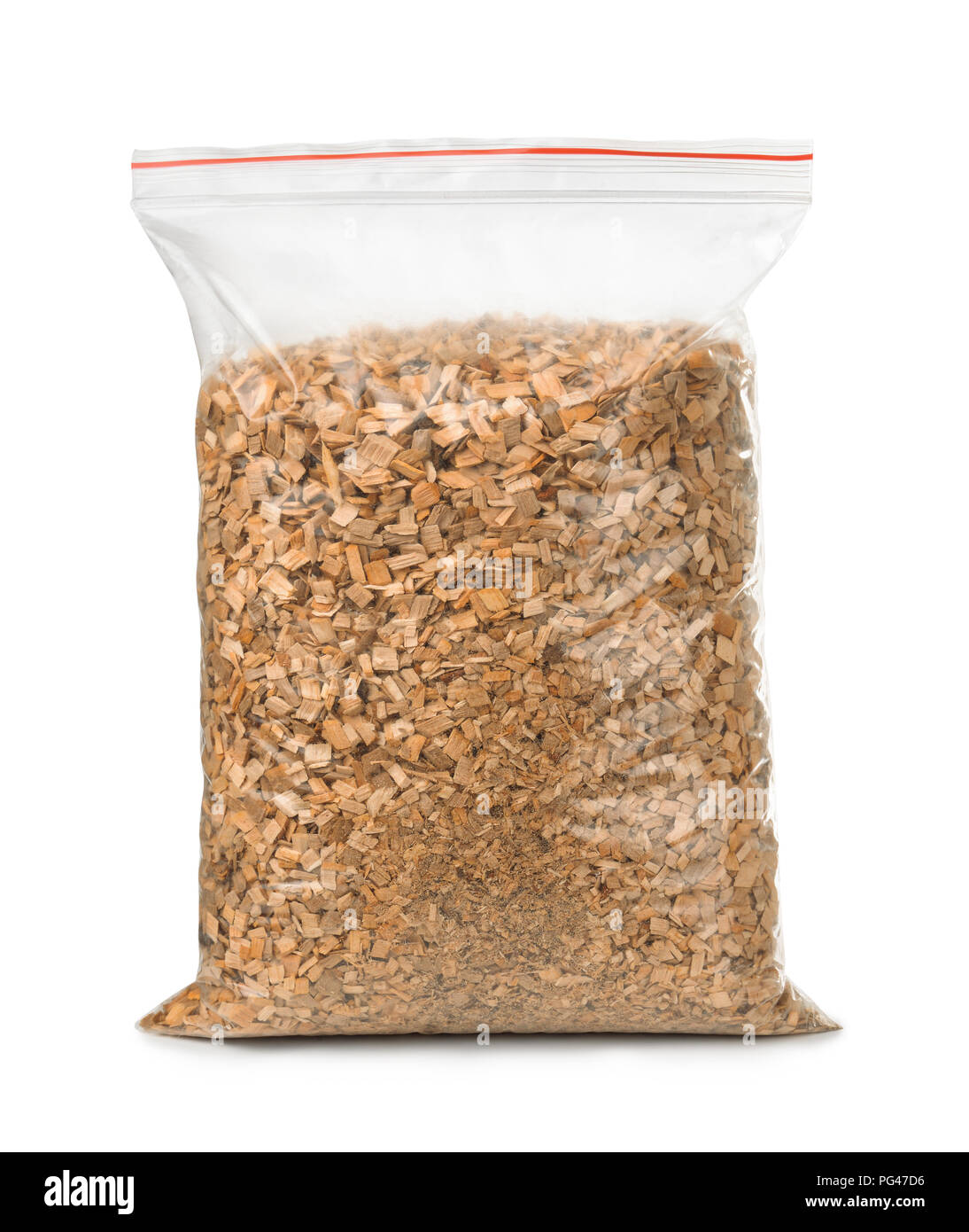 Il sacchetto in plastica di trucioli di legno isolato su bianco Foto Stock