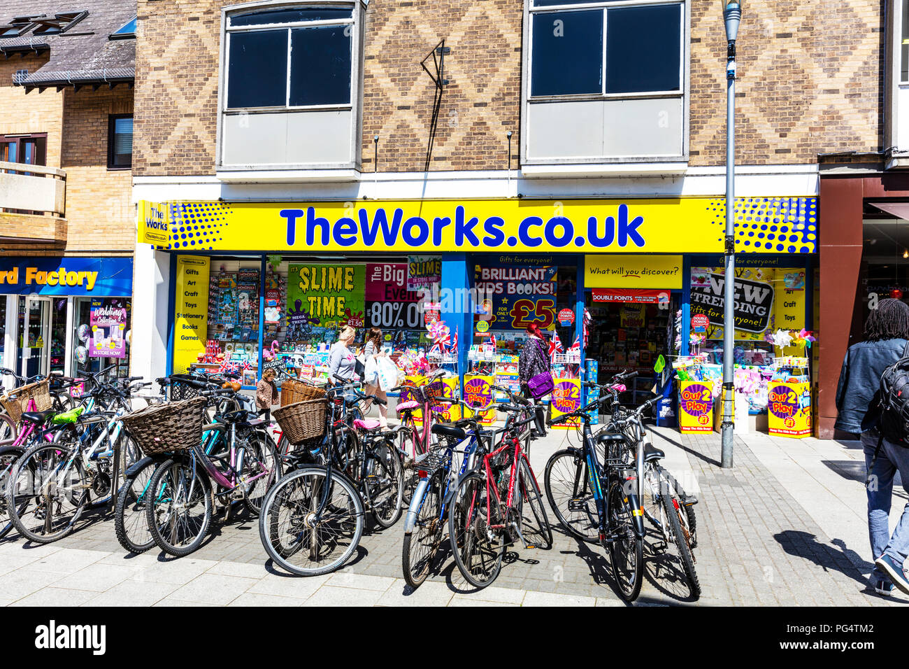 Le opere book shop, le opere book store, Le Opere, book shop, book store, negozio di fronte, negozio di fronte, negozi di libri, UK High Street, shop segno, Cambridge Foto Stock