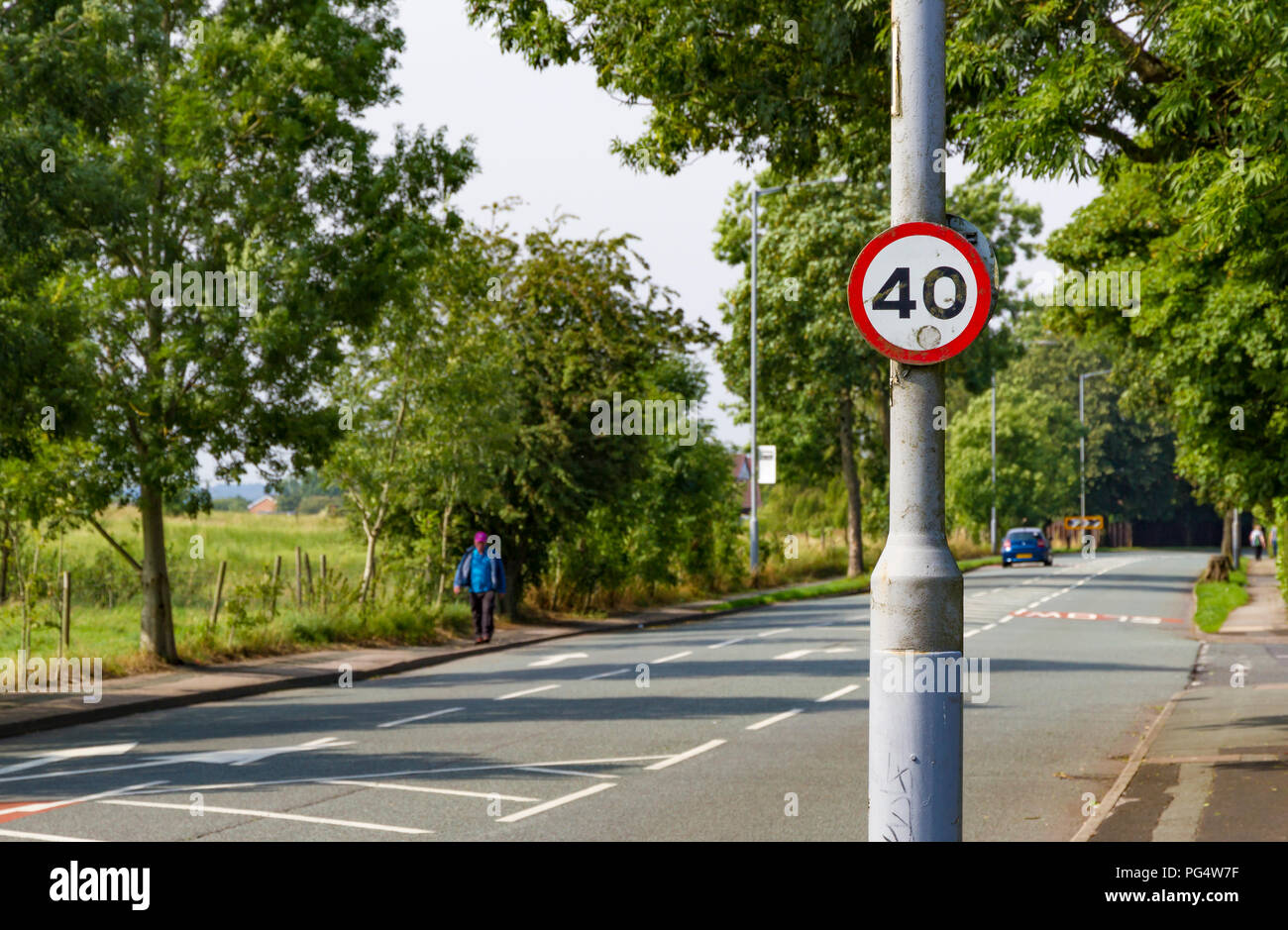 40mph velocità limite segno ripetitore su una strada a Radcliffe, Manchester. Foto Stock