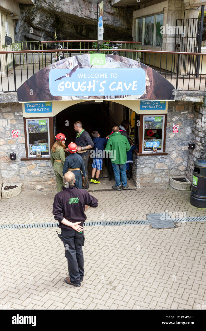 Ingresso alla Grotta Goughs in Cheddar Gorge, Somerest, Inghilterra. Foto Stock