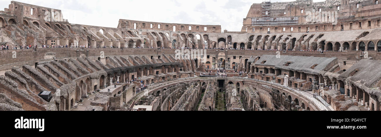 Il Colosseo Roma Foto Stock