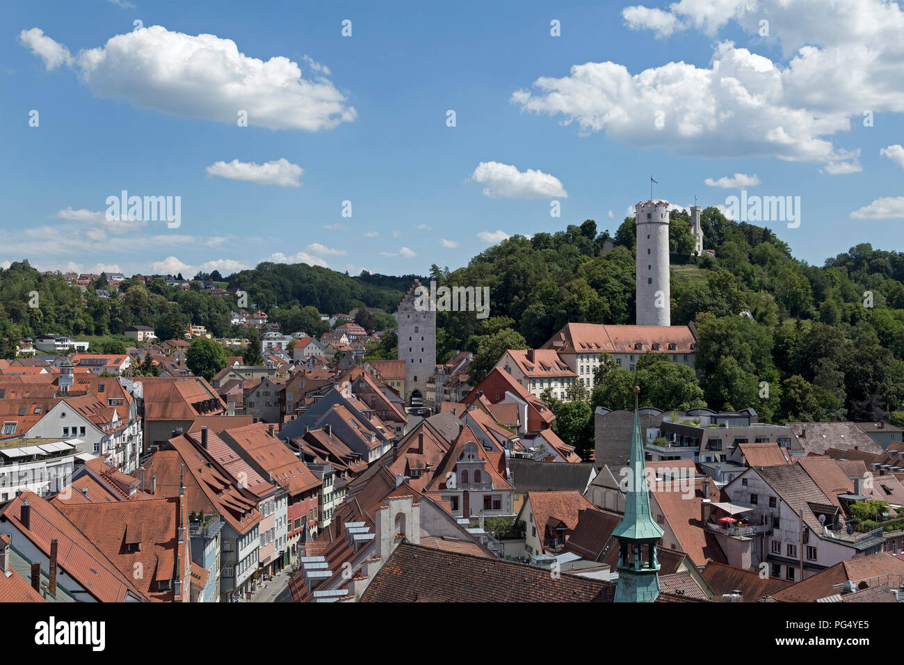 Vista della Obertor (Gate superiore), Mehlsack (sacco di farina) Torre e Veitsburg (da sinistra), Ravensburg, Baden-Wuerttemberg, Germania Foto Stock