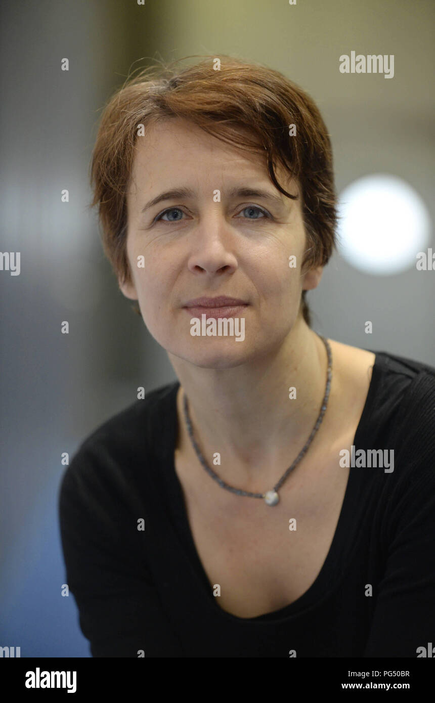 'Due, 16.03.2018: Ritratto Sibylle Luithlen (Germania), nato 1972 a Bonn, ha studiato filologia tedesca e romanticismo studi e è di insegnare il tedesco a Bruxelles. Lei sta lavorando anche come un giornalista di Radio e riviste on-line. ''Dobbiamo parlare'' è il suo romanzo debutto | ' Foto Stock
